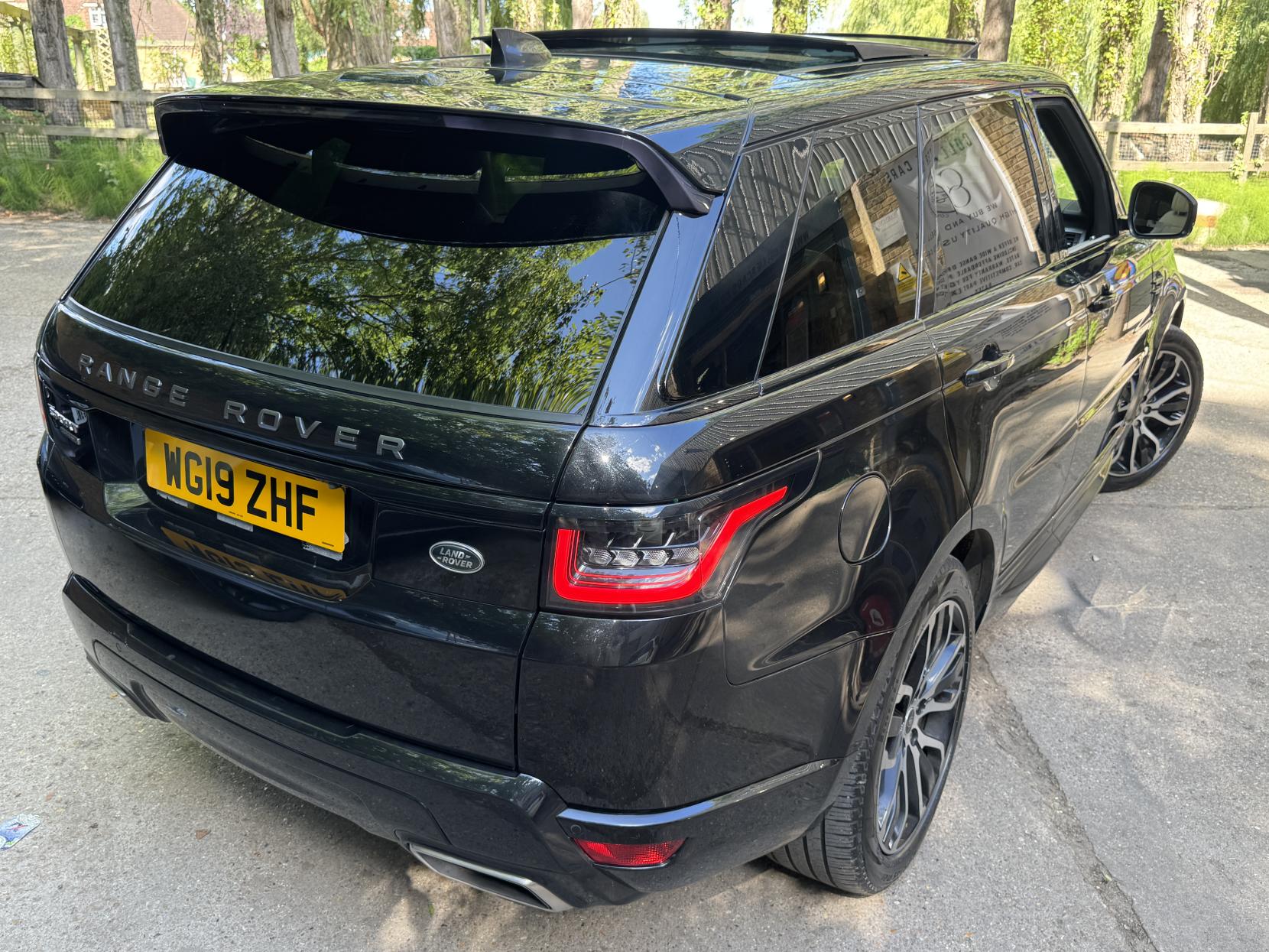 Land Rover Range Rover Sport 3.0 SD V6 HSE Dynamic SUV 5dr Diesel Auto 4WD Euro 6 (s/s) (306 ps)