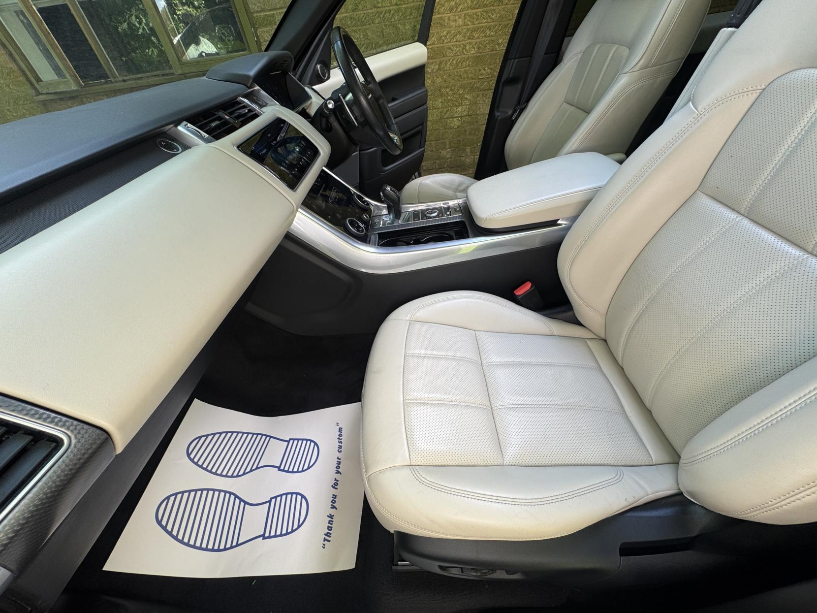 Land Rover Range Rover Sport 3.0 SD V6 HSE Dynamic SUV 5dr Diesel Auto 4WD Euro 6 (s/s) (306 ps)