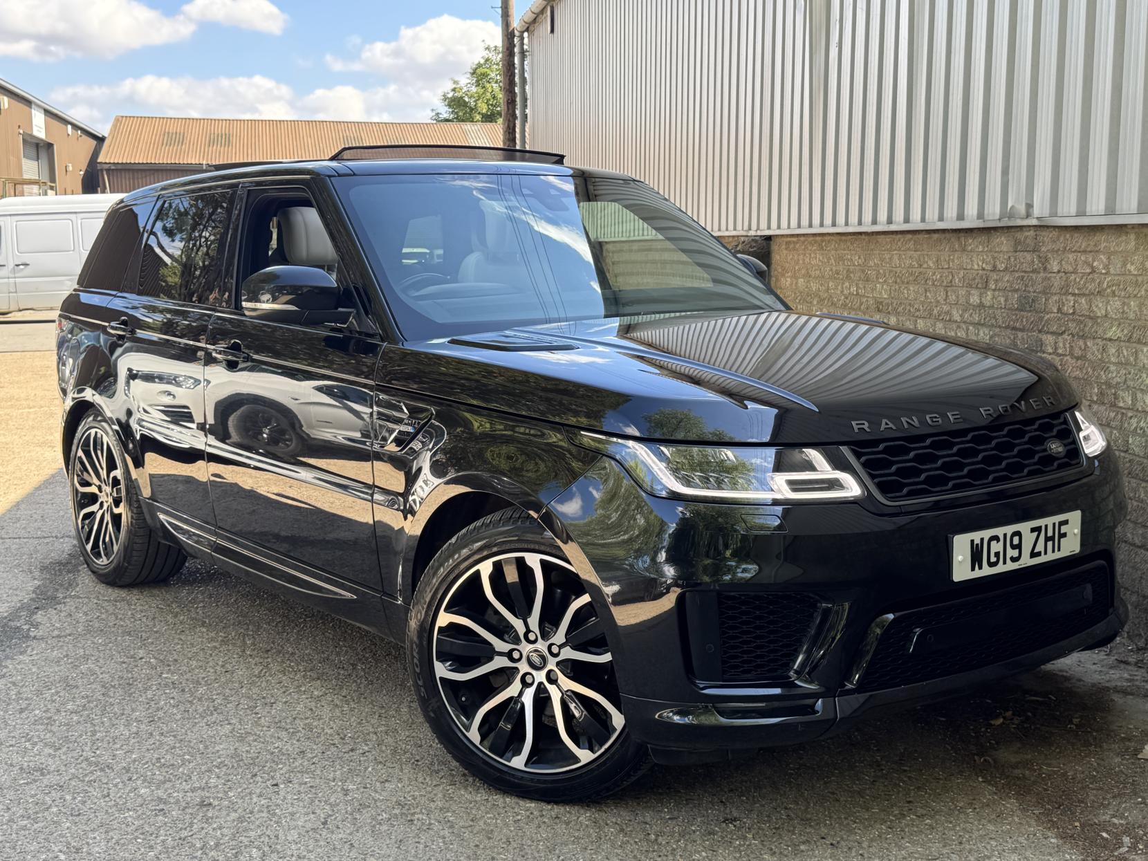 Land Rover Range Rover Sport 3.0 SD V6 HSE Dynamic SUV 5dr Diesel Auto 4WD Euro 6 (s/s) (306 ps)