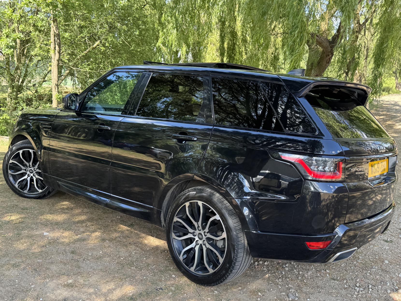 Land Rover Range Rover Sport 3.0 SD V6 HSE Dynamic SUV 5dr Diesel Auto 4WD Euro 6 (s/s) (306 ps)