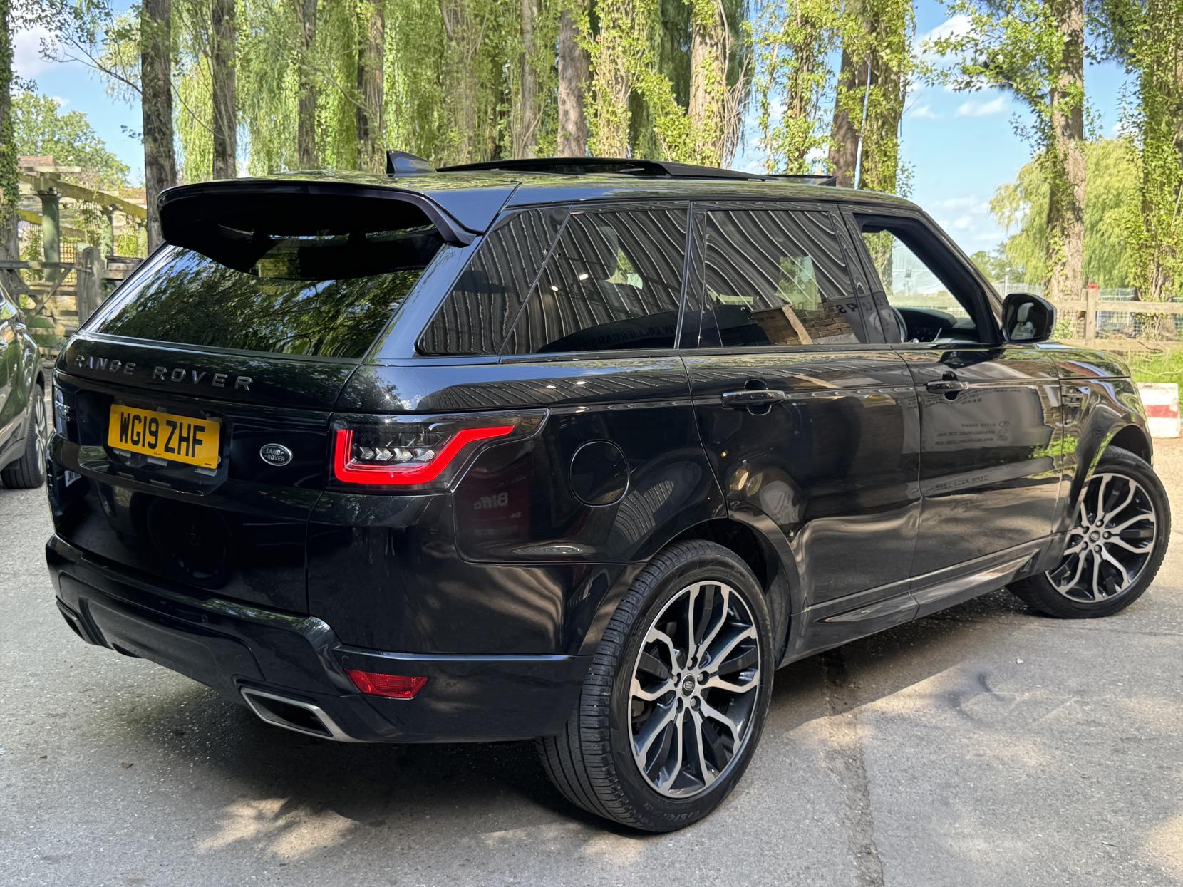 Land Rover Range Rover Sport 3.0 SD V6 HSE Dynamic SUV 5dr Diesel Auto 4WD Euro 6 (s/s) (306 ps)