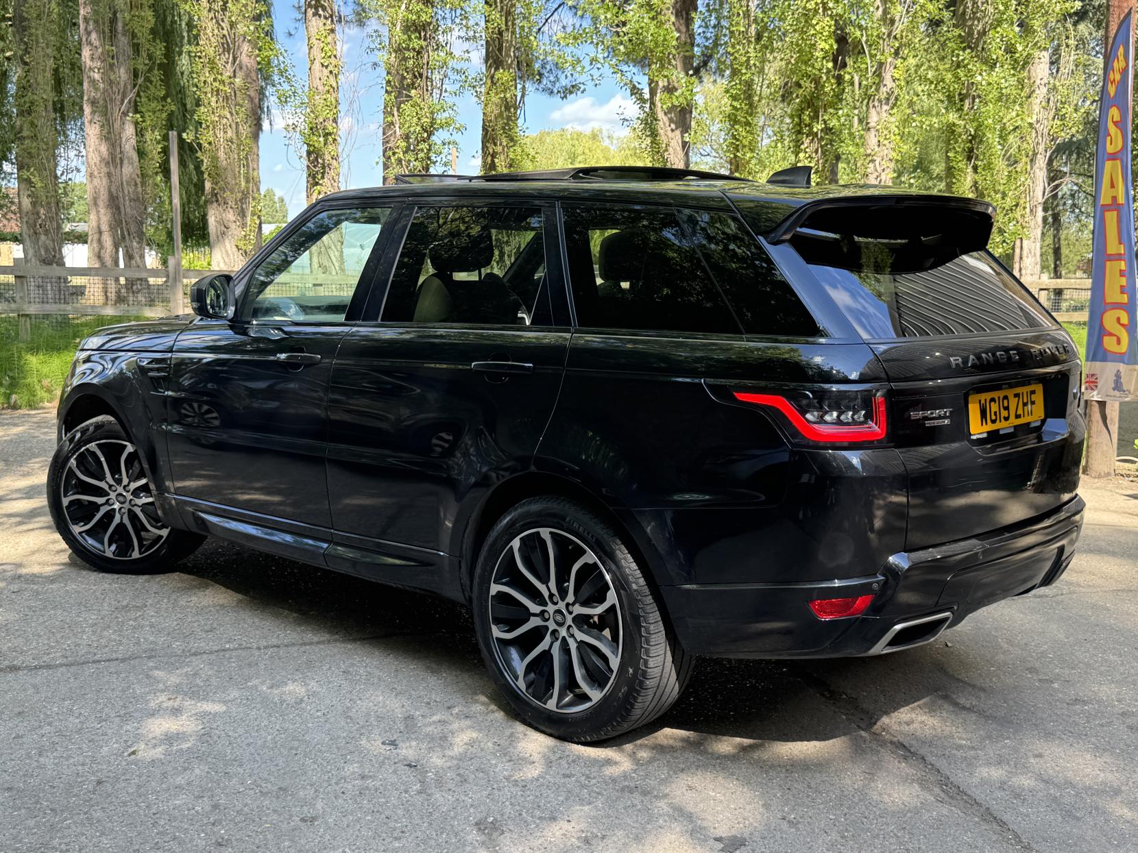 Land Rover Range Rover Sport 3.0 SD V6 HSE Dynamic SUV 5dr Diesel Auto 4WD Euro 6 (s/s) (306 ps)