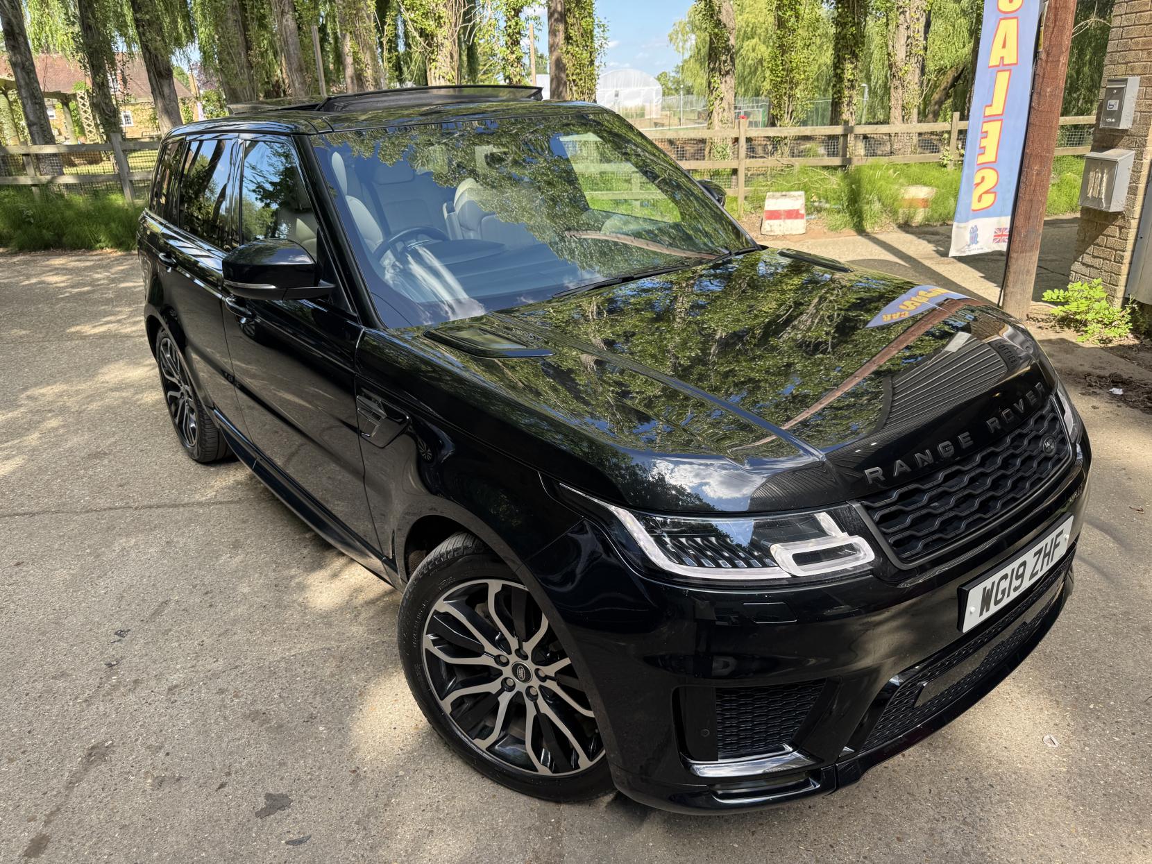 Land Rover Range Rover Sport 3.0 SD V6 HSE Dynamic SUV 5dr Diesel Auto 4WD Euro 6 (s/s) (306 ps)