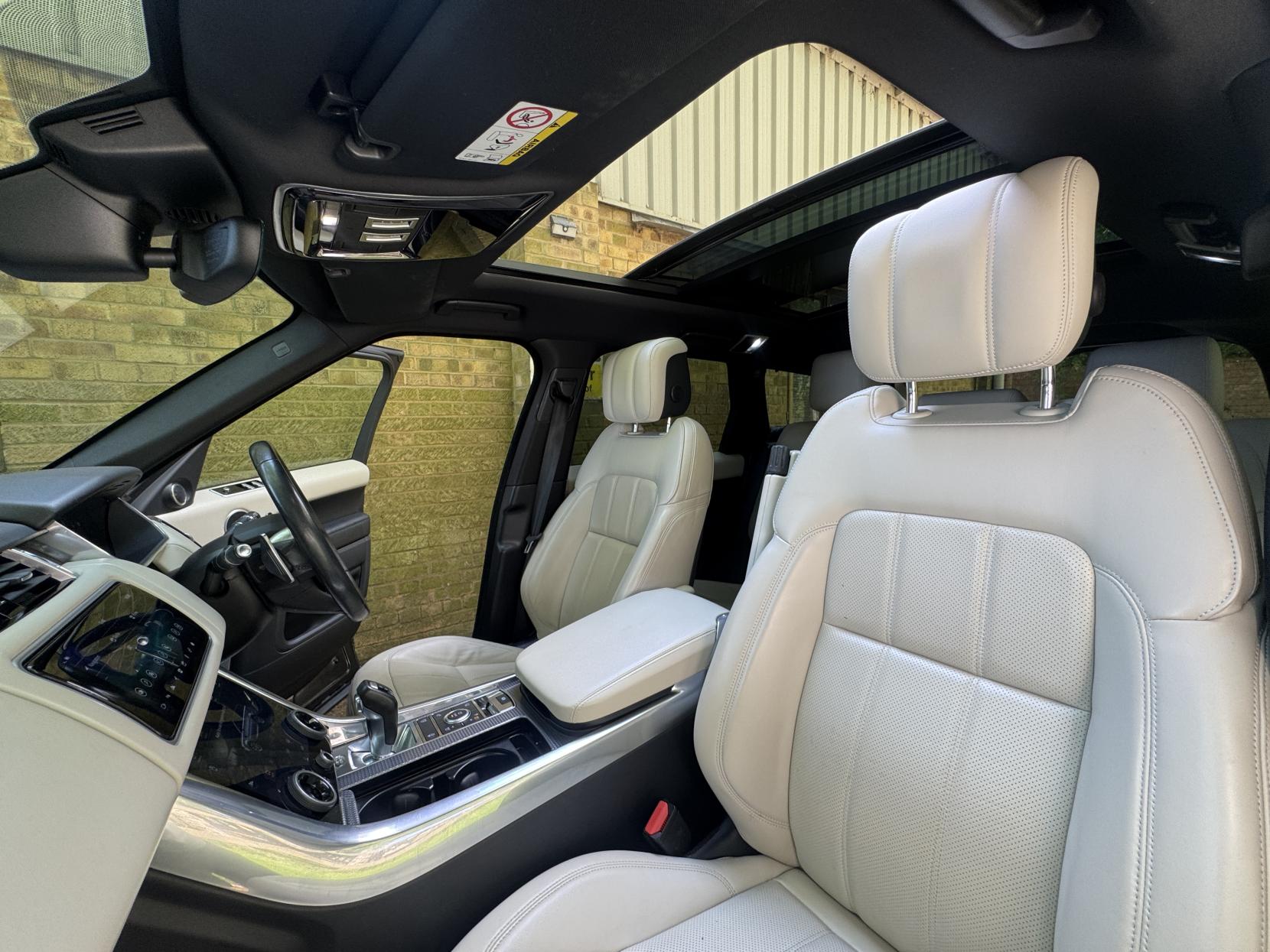Land Rover Range Rover Sport 3.0 SD V6 HSE Dynamic SUV 5dr Diesel Auto 4WD Euro 6 (s/s) (306 ps)