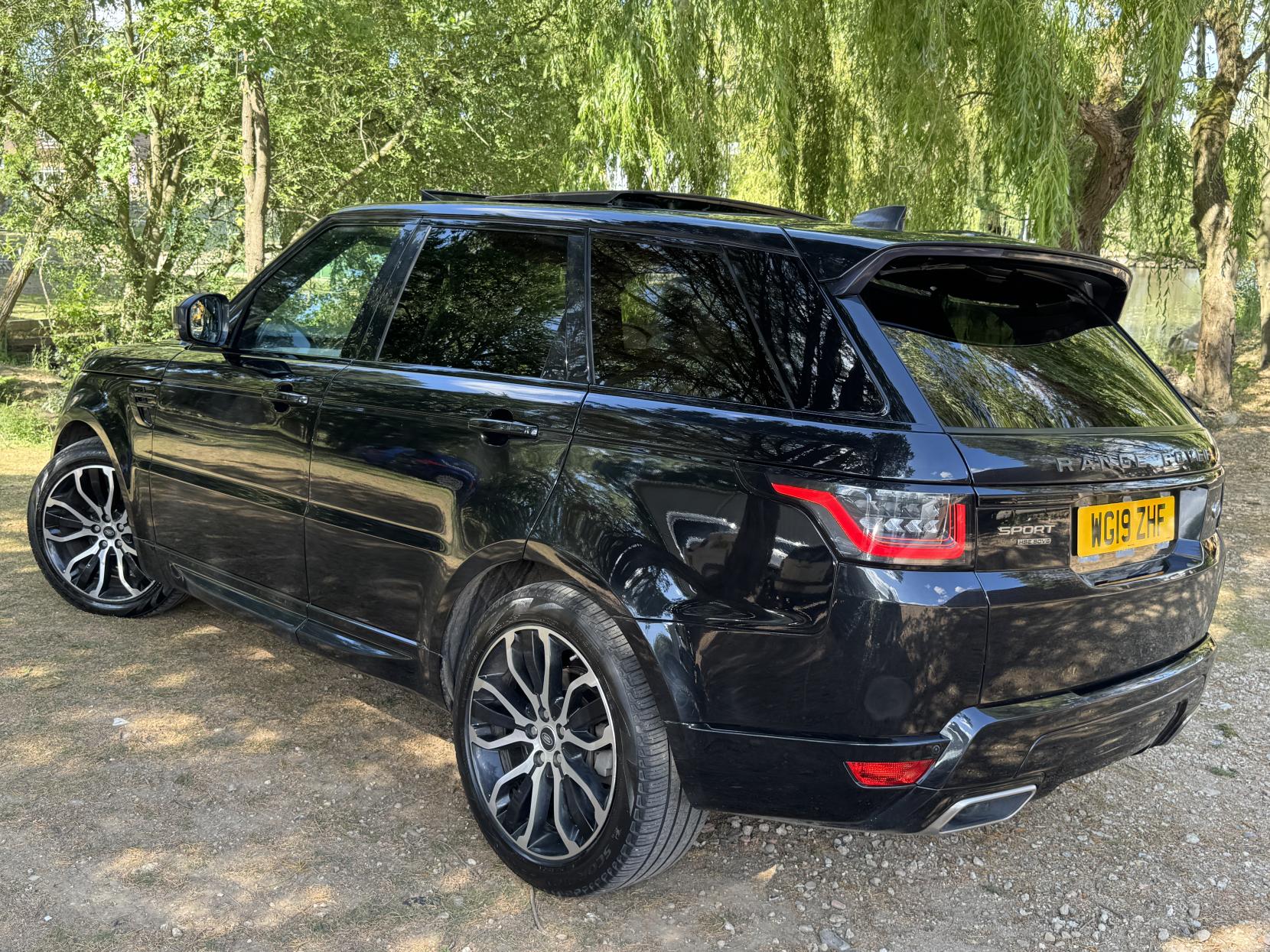 Land Rover Range Rover Sport 3.0 SD V6 HSE Dynamic SUV 5dr Diesel Auto 4WD Euro 6 (s/s) (306 ps)