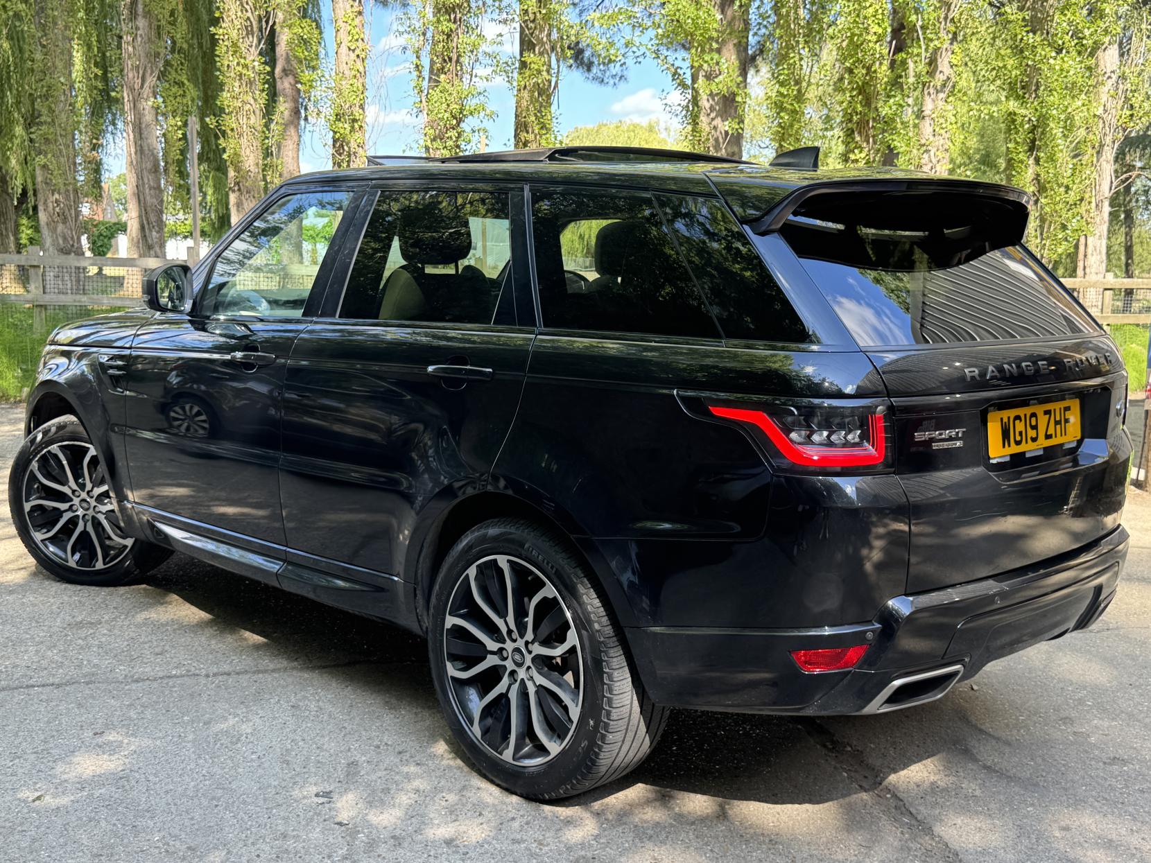 Land Rover Range Rover Sport 3.0 SD V6 HSE Dynamic SUV 5dr Diesel Auto 4WD Euro 6 (s/s) (306 ps)