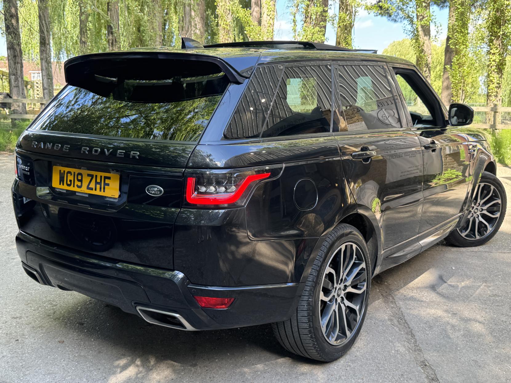 Land Rover Range Rover Sport 3.0 SD V6 HSE Dynamic SUV 5dr Diesel Auto 4WD Euro 6 (s/s) (306 ps)