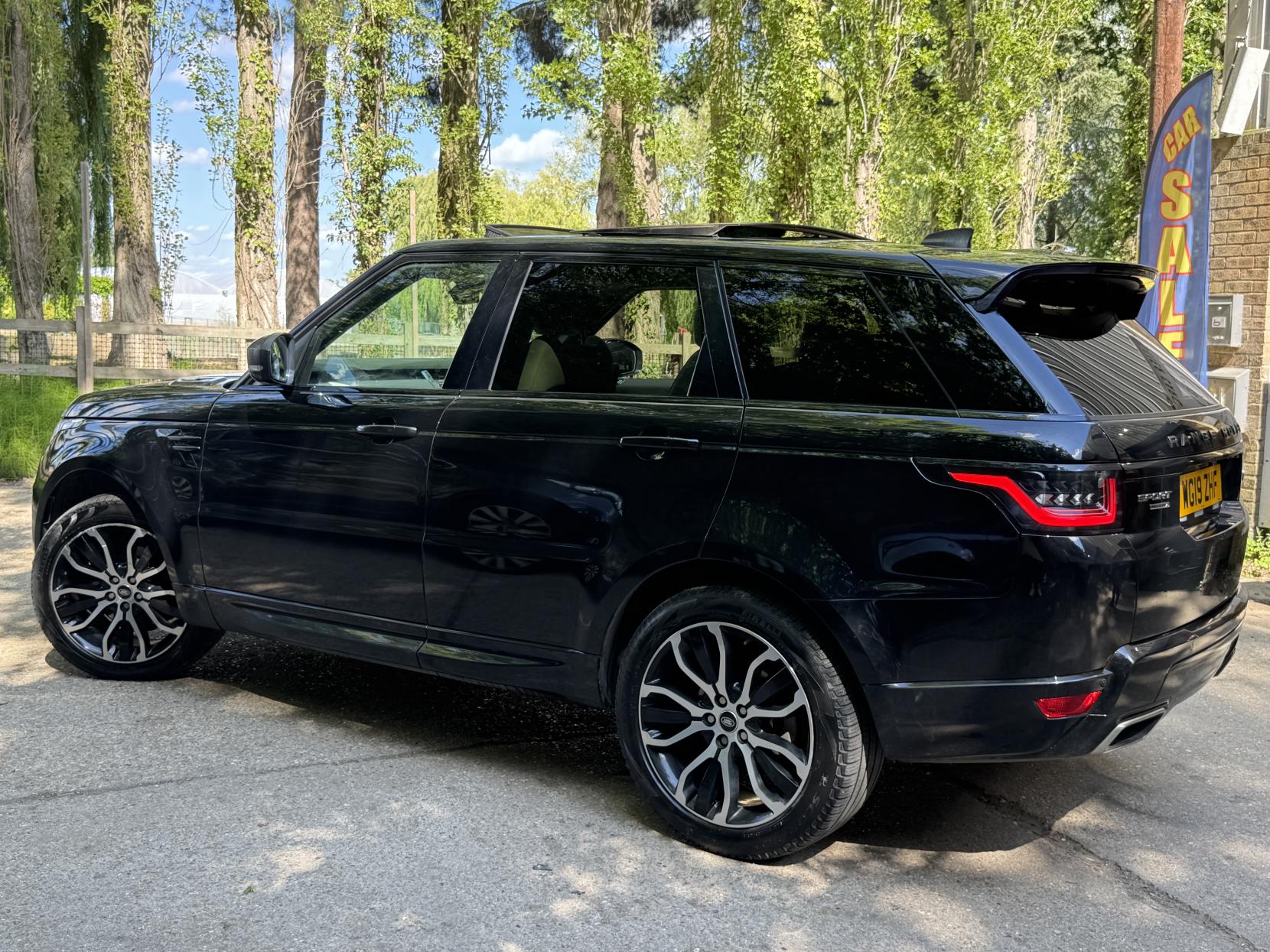 Land Rover Range Rover Sport 3.0 SD V6 HSE Dynamic SUV 5dr Diesel Auto 4WD Euro 6 (s/s) (306 ps)