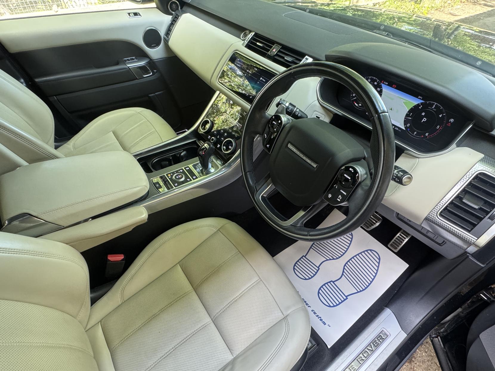 Land Rover Range Rover Sport 3.0 SD V6 HSE Dynamic SUV 5dr Diesel Auto 4WD Euro 6 (s/s) (306 ps)