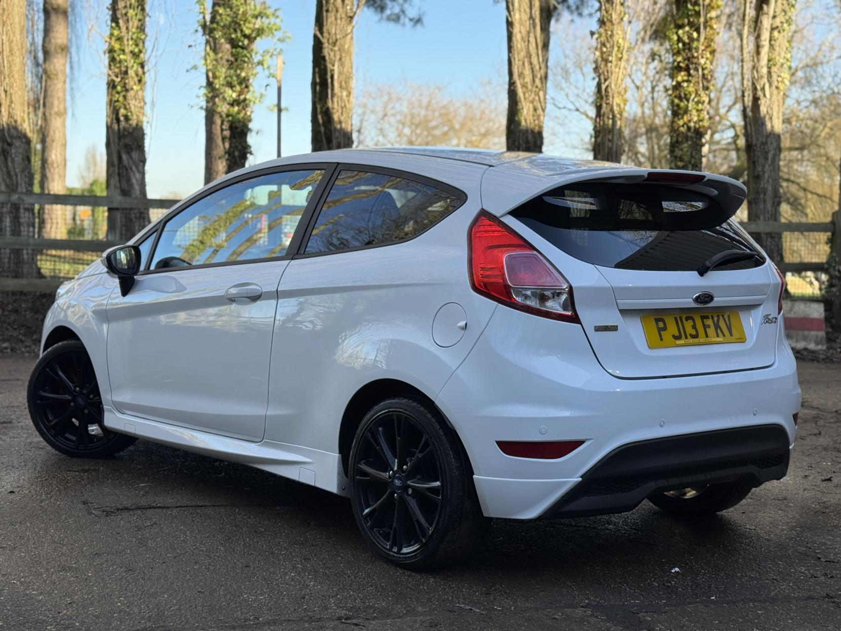 Ford Fiesta 1.0T EcoBoost Zetec S Hatchback 3dr Petrol Manual Euro 5 (s/s) (125 ps)