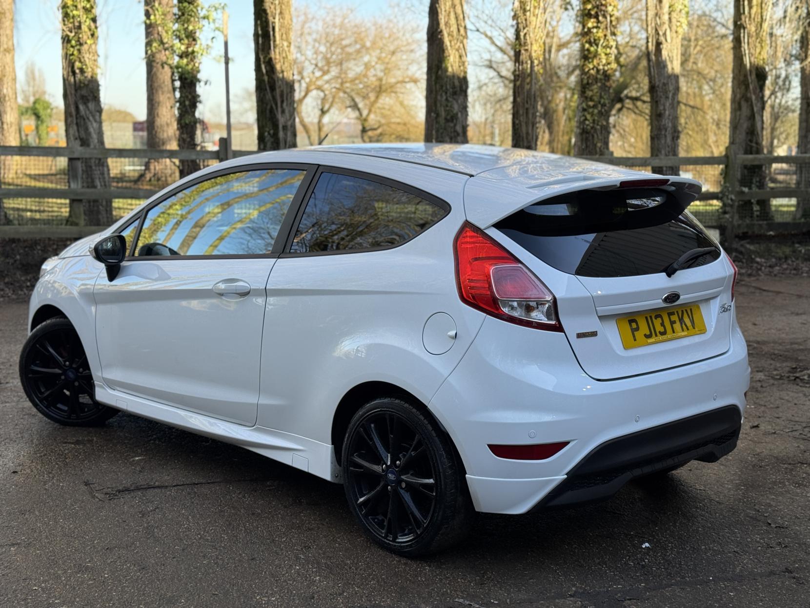 Ford Fiesta 1.0T EcoBoost Zetec S Hatchback 3dr Petrol Manual Euro 5 (s/s) (125 ps)