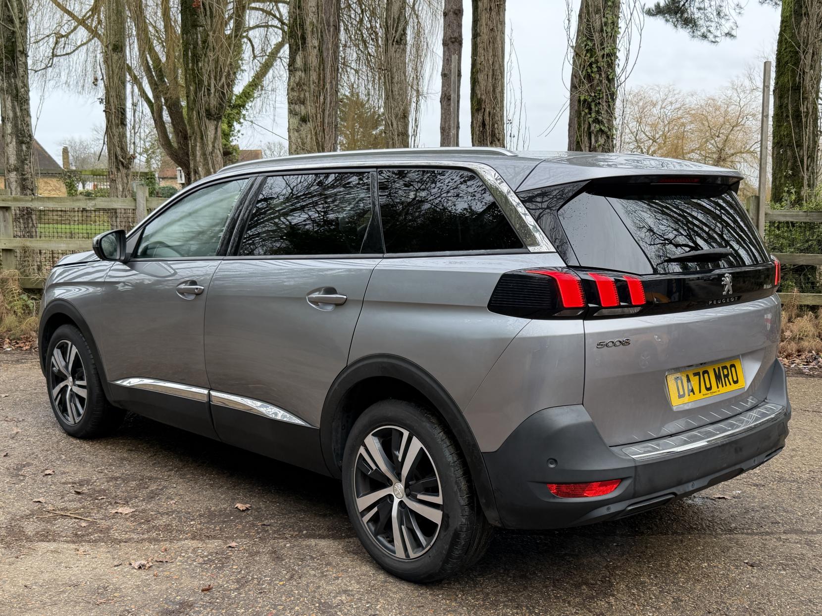 Peugeot 5008 1.2 PureTech Allure SUV 5dr Petrol Manual Euro 6 (s/s) (130 ps)