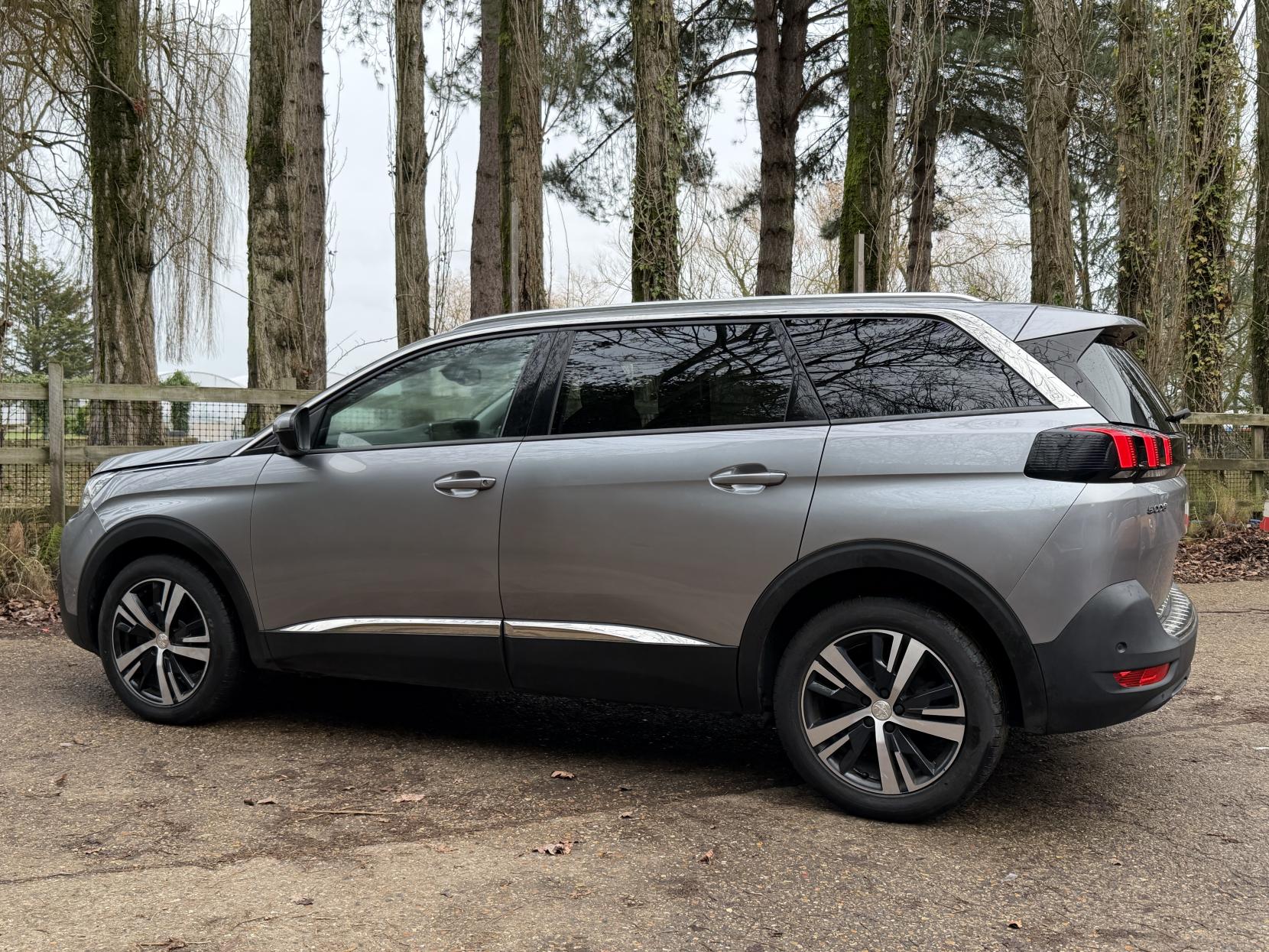 Peugeot 5008 1.2 PureTech Allure SUV 5dr Petrol Manual Euro 6 (s/s) (130 ps)