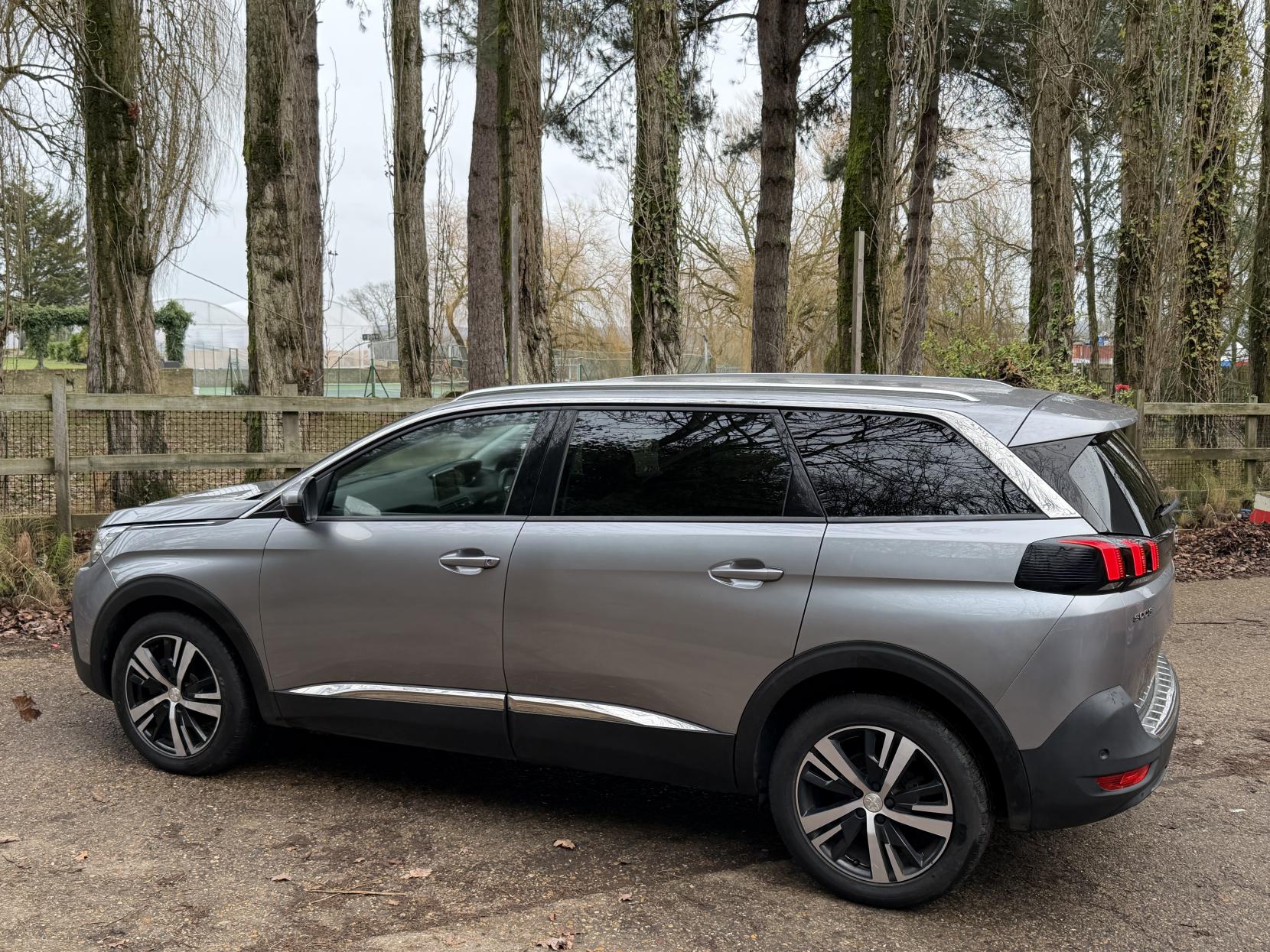 Peugeot 5008 1.2 PureTech Allure SUV 5dr Petrol Manual Euro 6 (s/s) (130 ps)