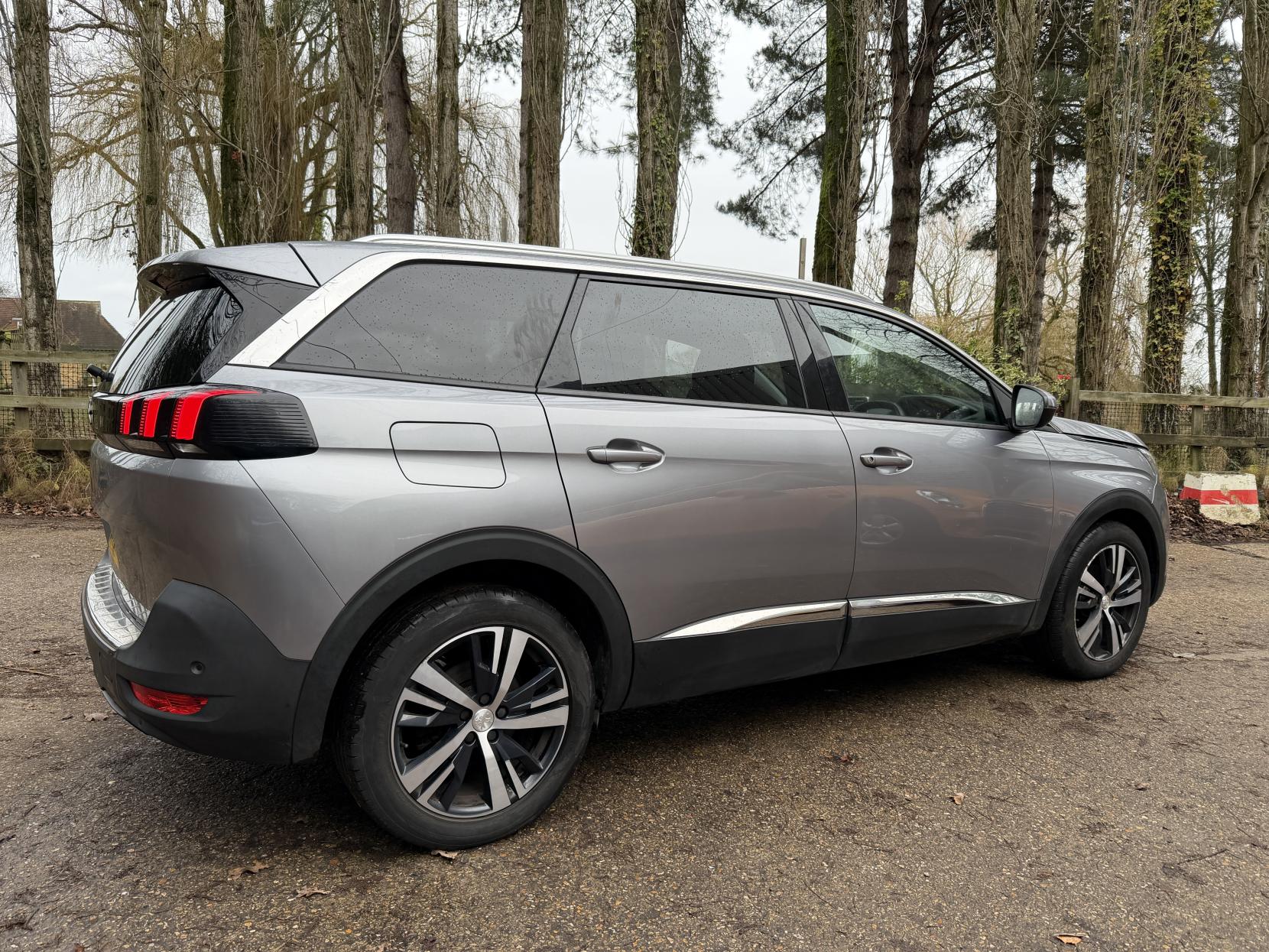 Peugeot 5008 1.2 PureTech Allure SUV 5dr Petrol Manual Euro 6 (s/s) (130 ps)