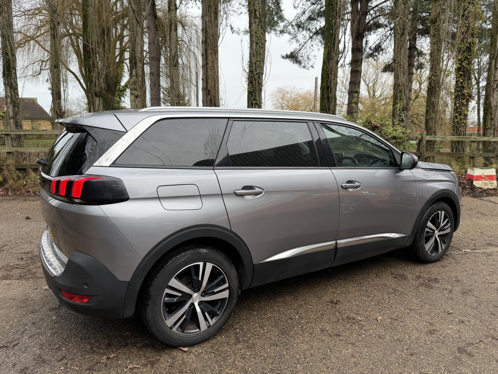 Peugeot 5008 1.2 PureTech Allure SUV 5dr Petrol Manual Euro 6 (s/s) (130 ps)