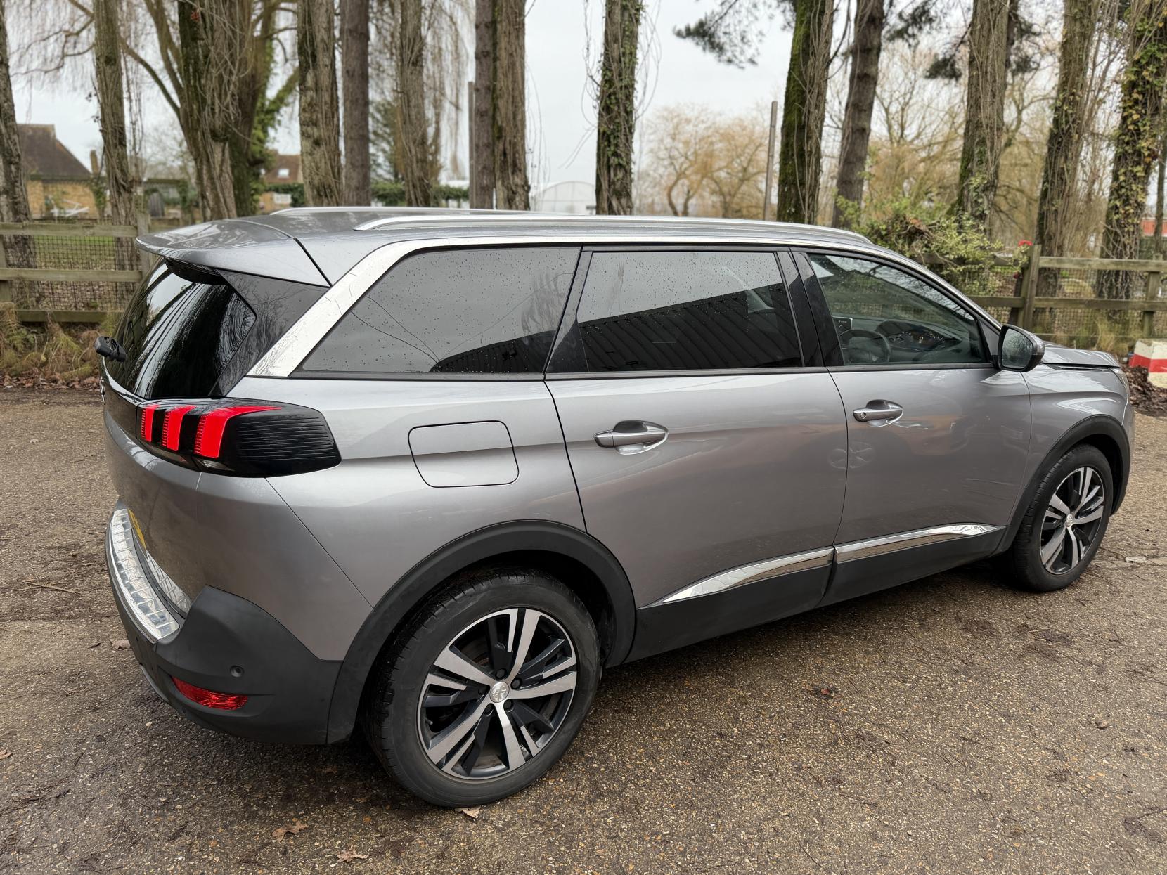 Peugeot 5008 1.2 PureTech Allure SUV 5dr Petrol Manual Euro 6 (s/s) (130 ps)