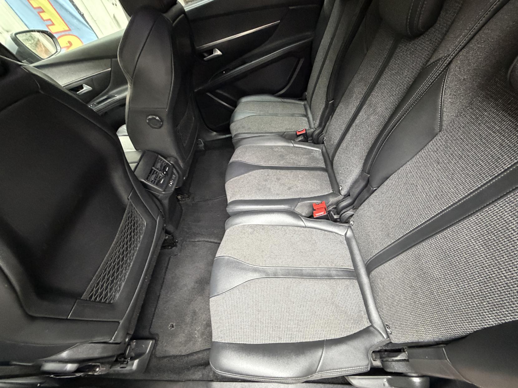 Peugeot 5008 1.2 PureTech Allure SUV 5dr Petrol Manual Euro 6 (s/s) (130 ps)