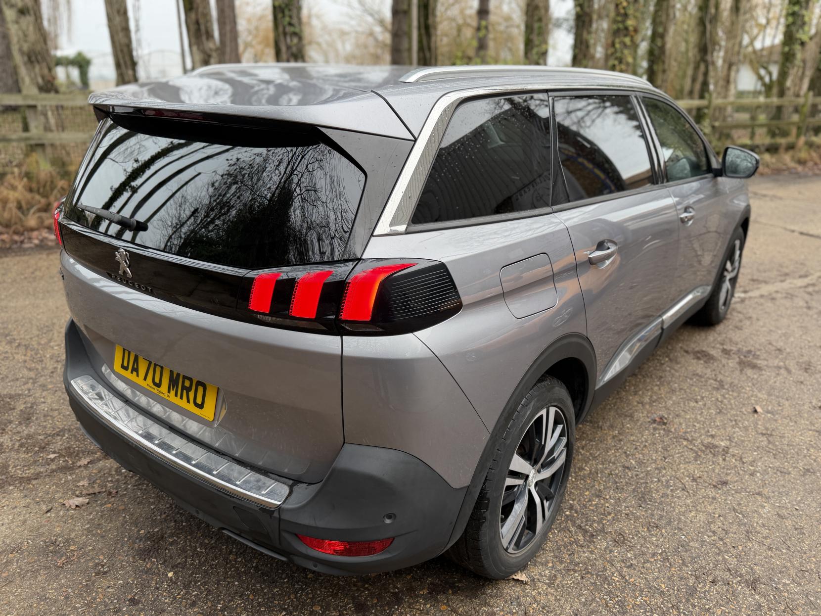 Peugeot 5008 1.2 PureTech Allure SUV 5dr Petrol Manual Euro 6 (s/s) (130 ps)