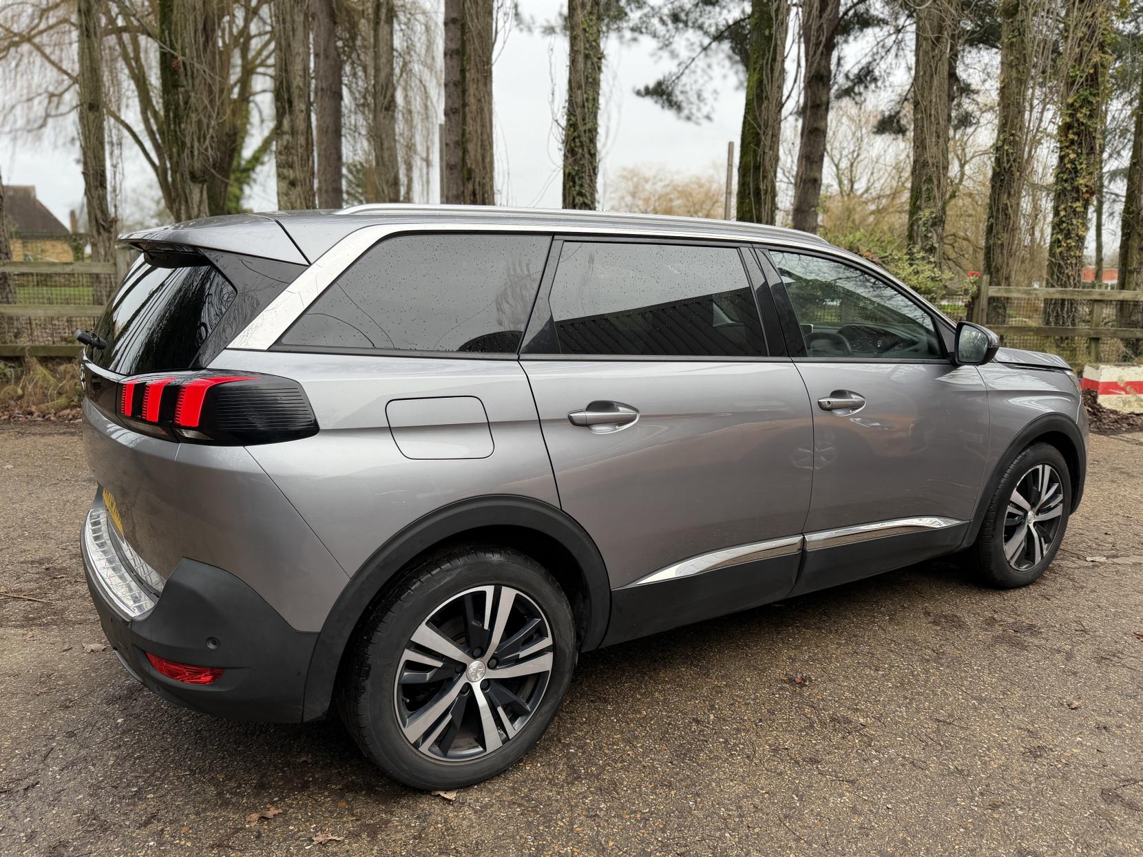 Peugeot 5008 1.2 PureTech Allure SUV 5dr Petrol Manual Euro 6 (s/s) (130 ps)