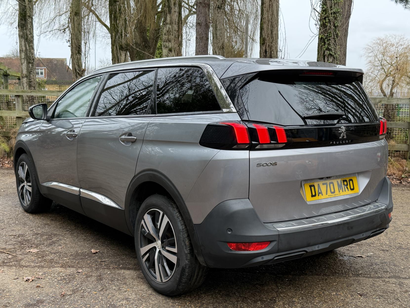 Peugeot 5008 1.2 PureTech Allure SUV 5dr Petrol Manual Euro 6 (s/s) (130 ps)