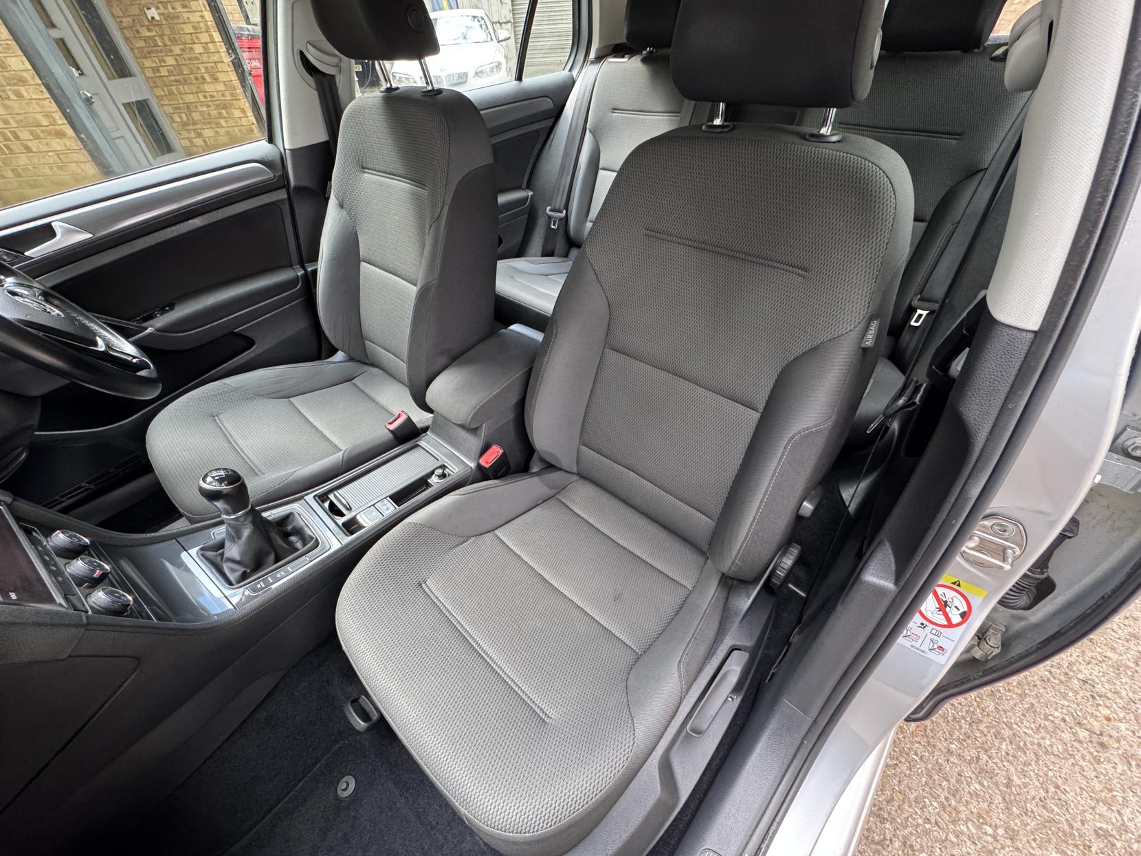 Volkswagen Golf 1.5 TSI EVO SE Nav Hatchback 5dr Petrol Manual Euro 6 (s/s) (130 ps)