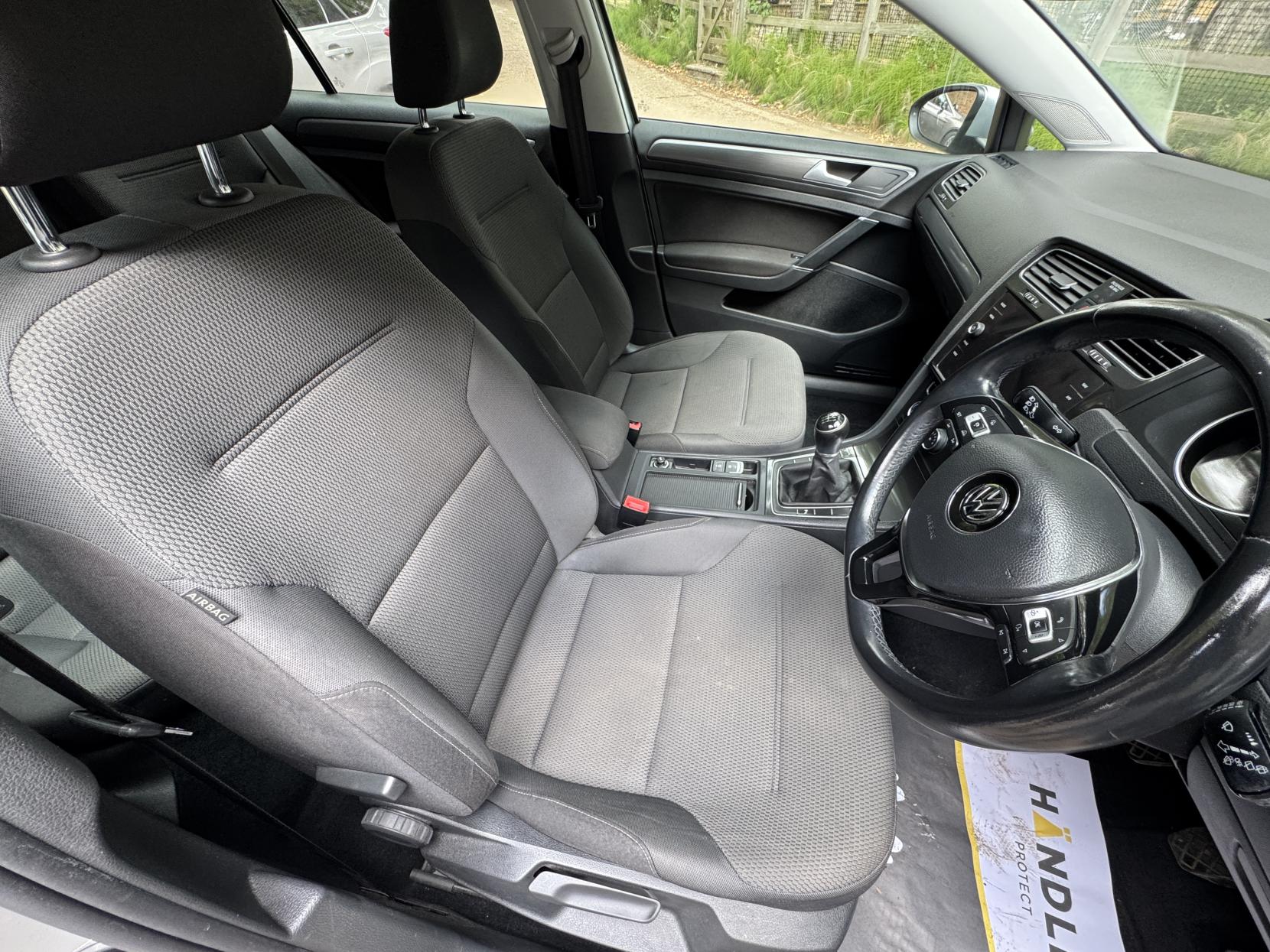 Volkswagen Golf 1.5 TSI EVO SE Nav Hatchback 5dr Petrol Manual Euro 6 (s/s) (130 ps)