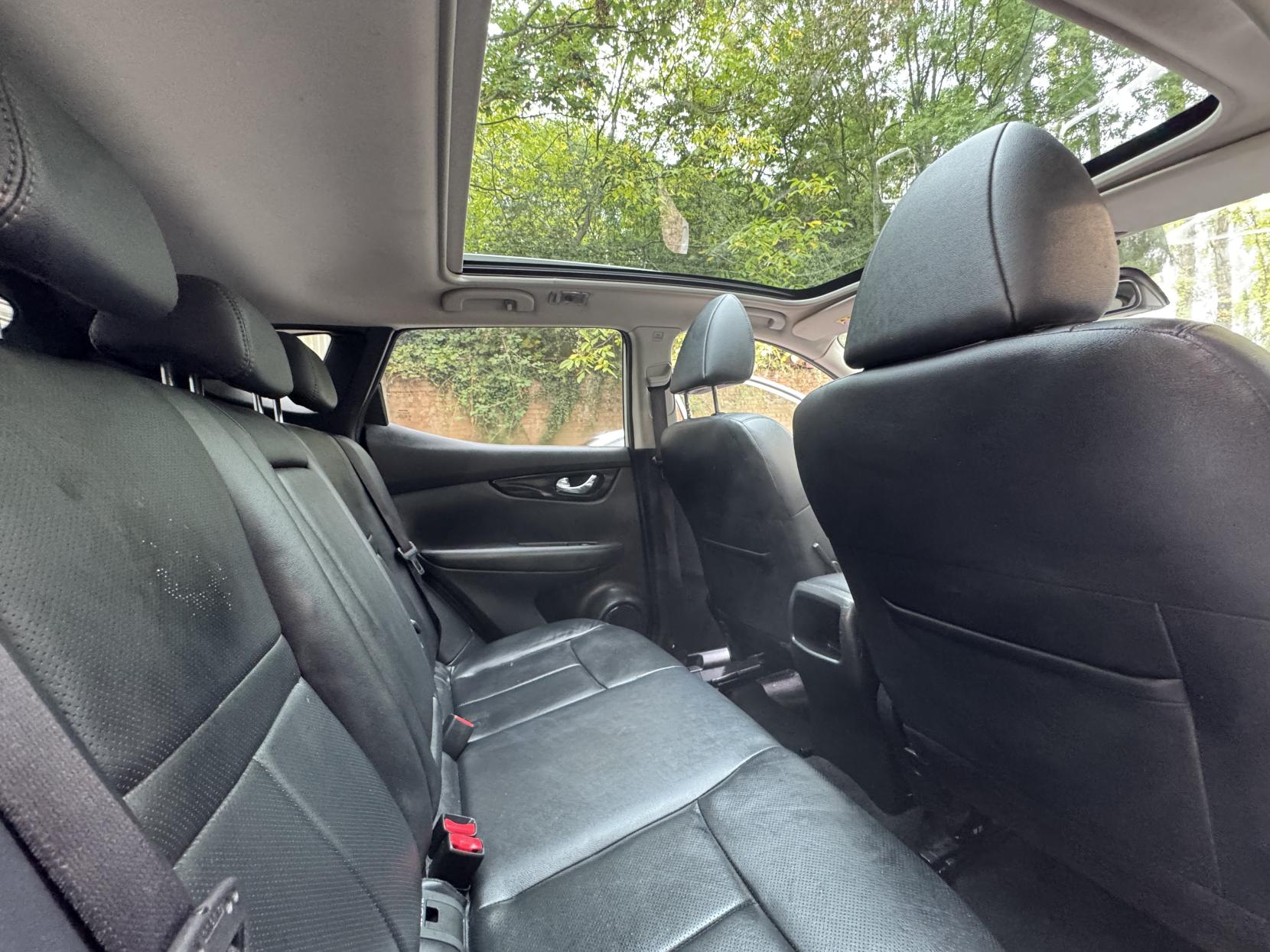 Nissan Qashqai 1.2 DIG-T Tekna SUV 5dr Petrol Manual 2WD Euro 6 (s/s) (115 ps)