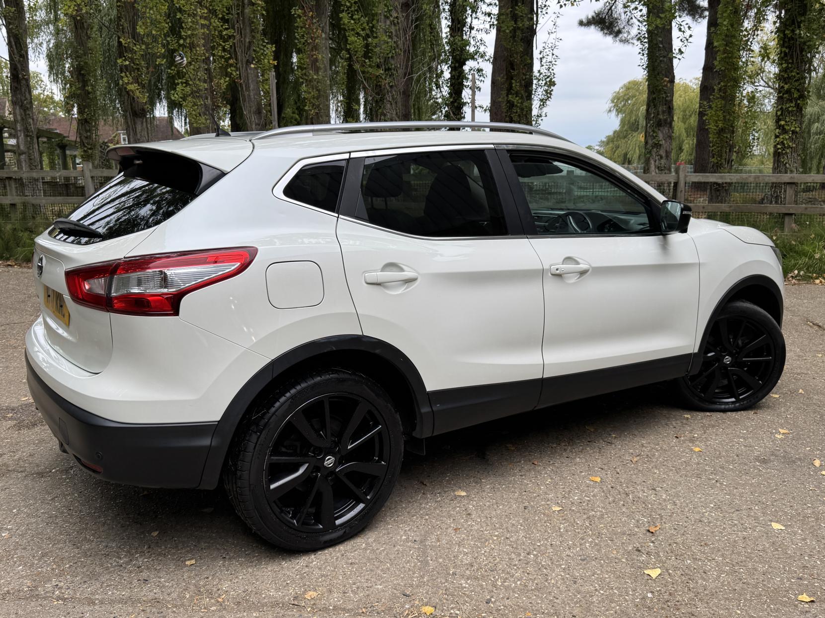 Nissan Qashqai 1.2 DIG-T Tekna SUV 5dr Petrol Manual 2WD Euro 6 (s/s) (115 ps)