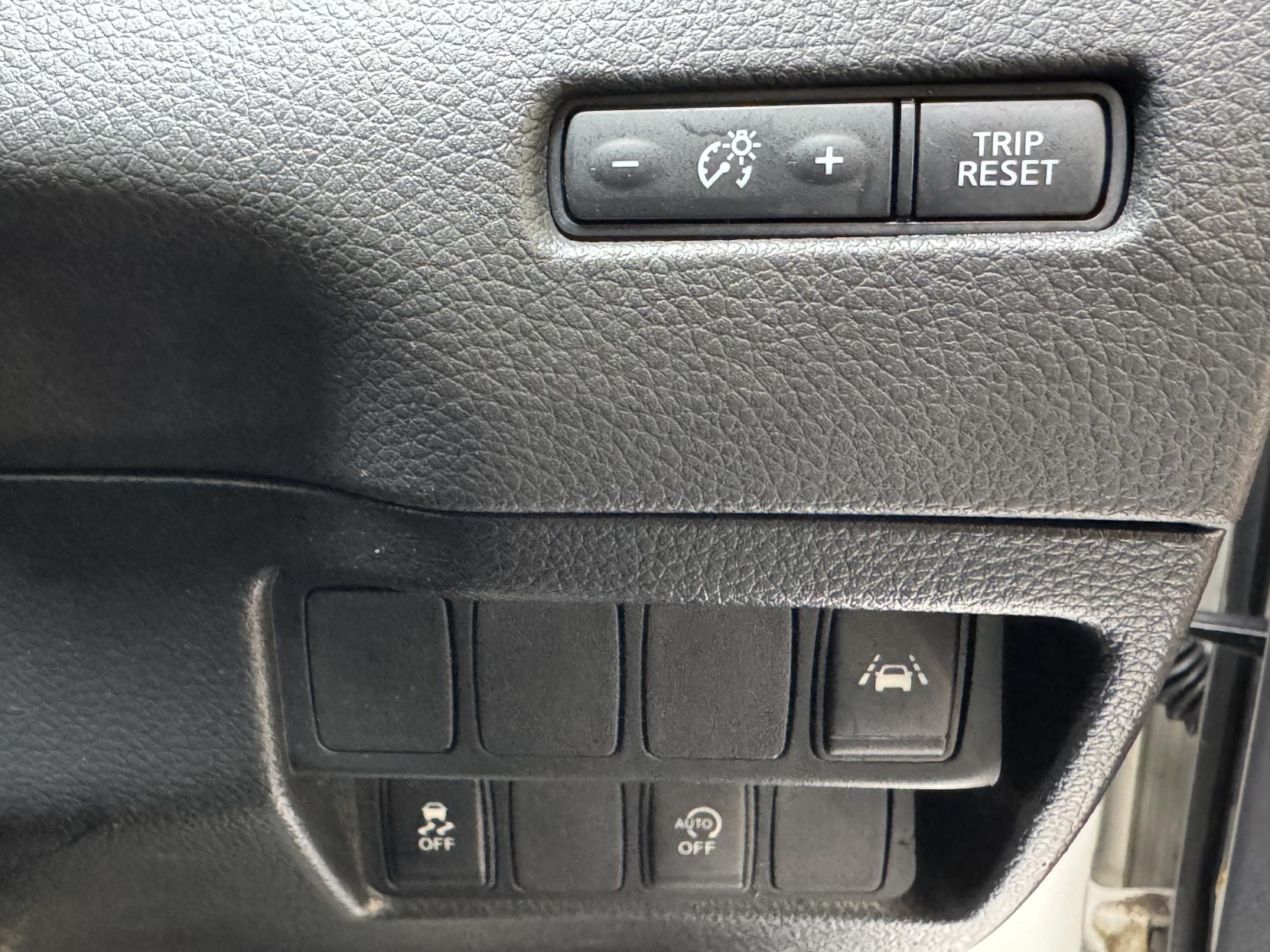 Nissan Qashqai 1.2 DIG-T Tekna SUV 5dr Petrol Manual 2WD Euro 6 (s/s) (115 ps)