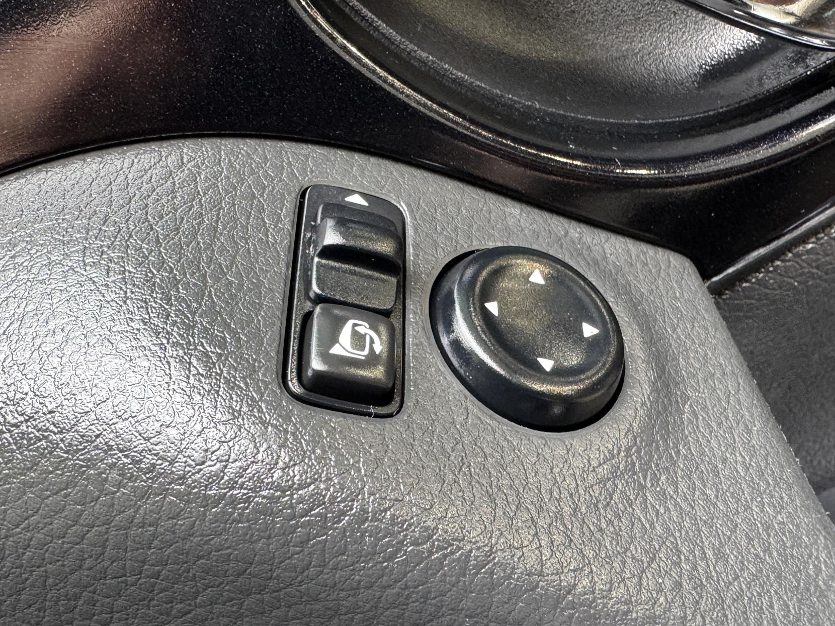 Nissan Qashqai 1.2 DIG-T Tekna SUV 5dr Petrol Manual 2WD Euro 6 (s/s) (115 ps)