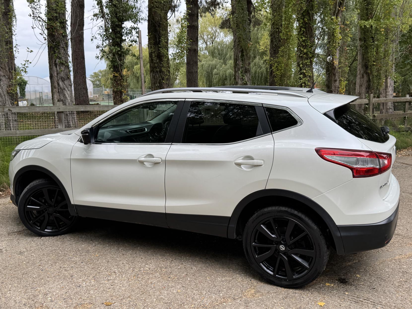 Nissan Qashqai 1.2 DIG-T Tekna SUV 5dr Petrol Manual 2WD Euro 6 (s/s) (115 ps)