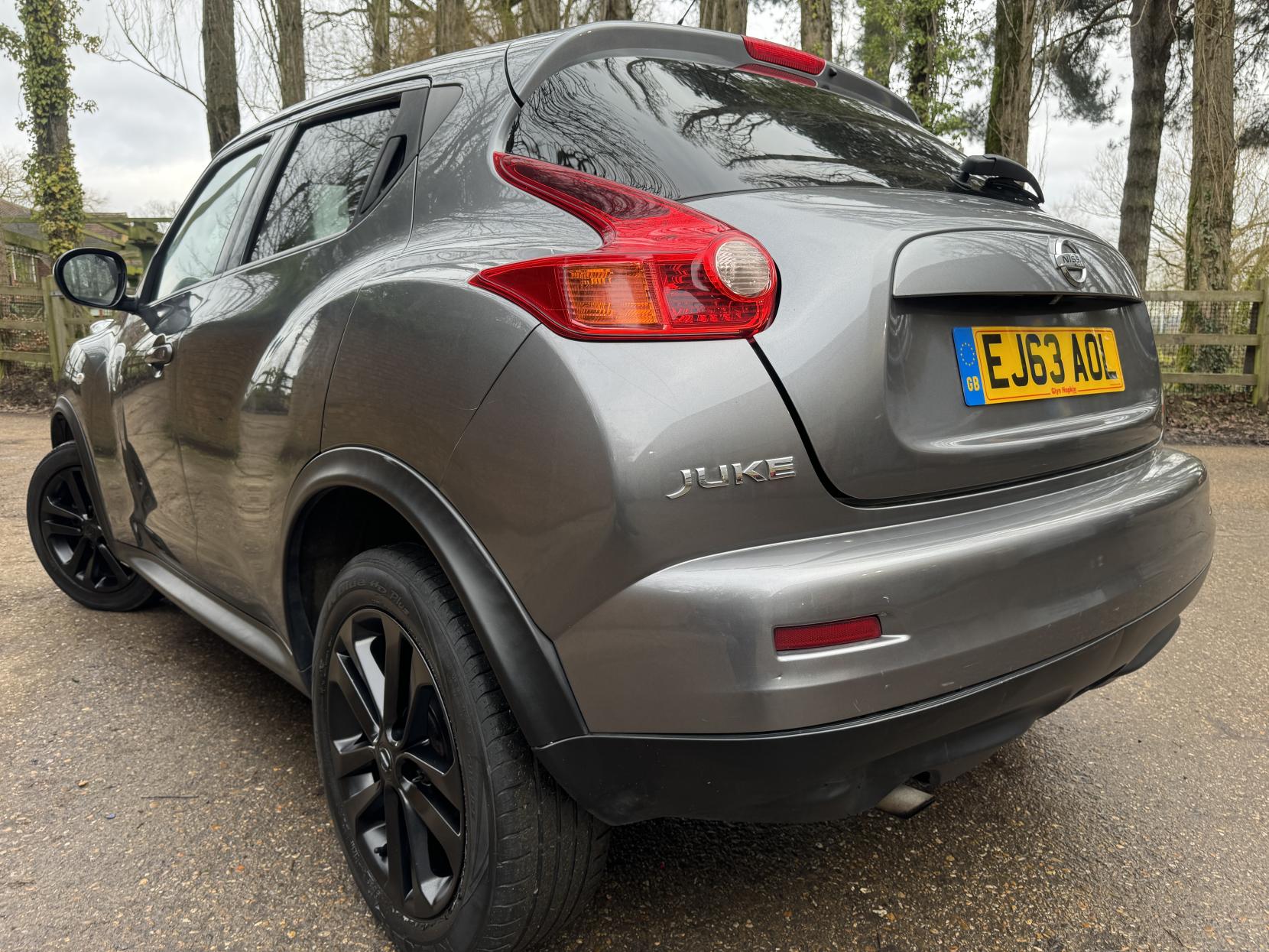 Nissan Juke 1.6 Acenta Premium SUV 5dr Petrol Manual Euro 5 (s/s) (117 ps)