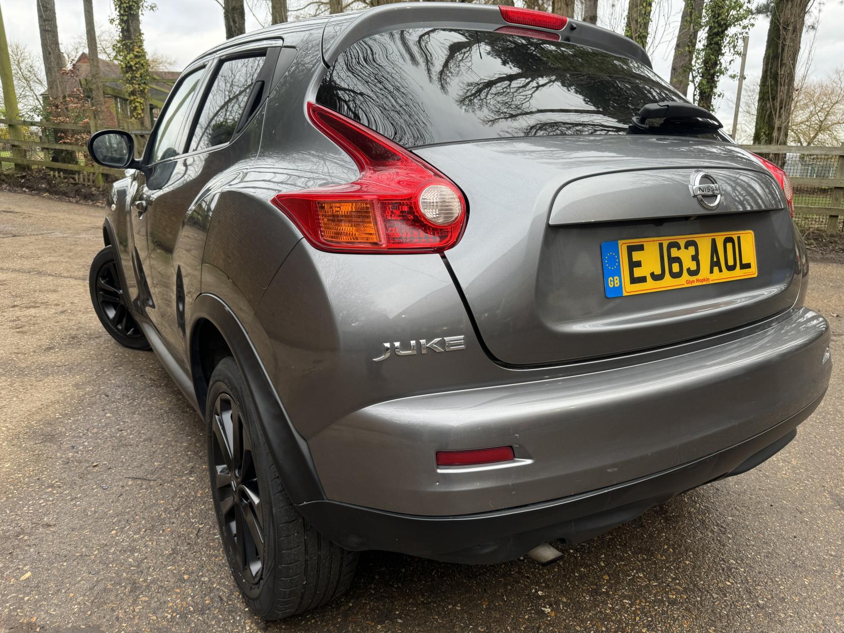 Nissan Juke 1.6 Acenta Premium SUV 5dr Petrol Manual Euro 5 (s/s) (117 ps)