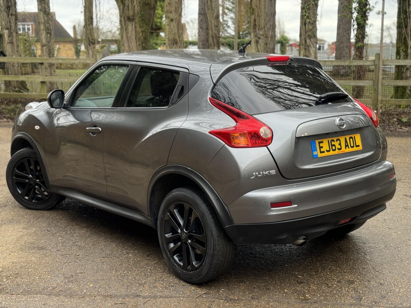 Nissan Juke 1.6 Acenta Premium SUV 5dr Petrol Manual Euro 5 (s/s) (117 ps)