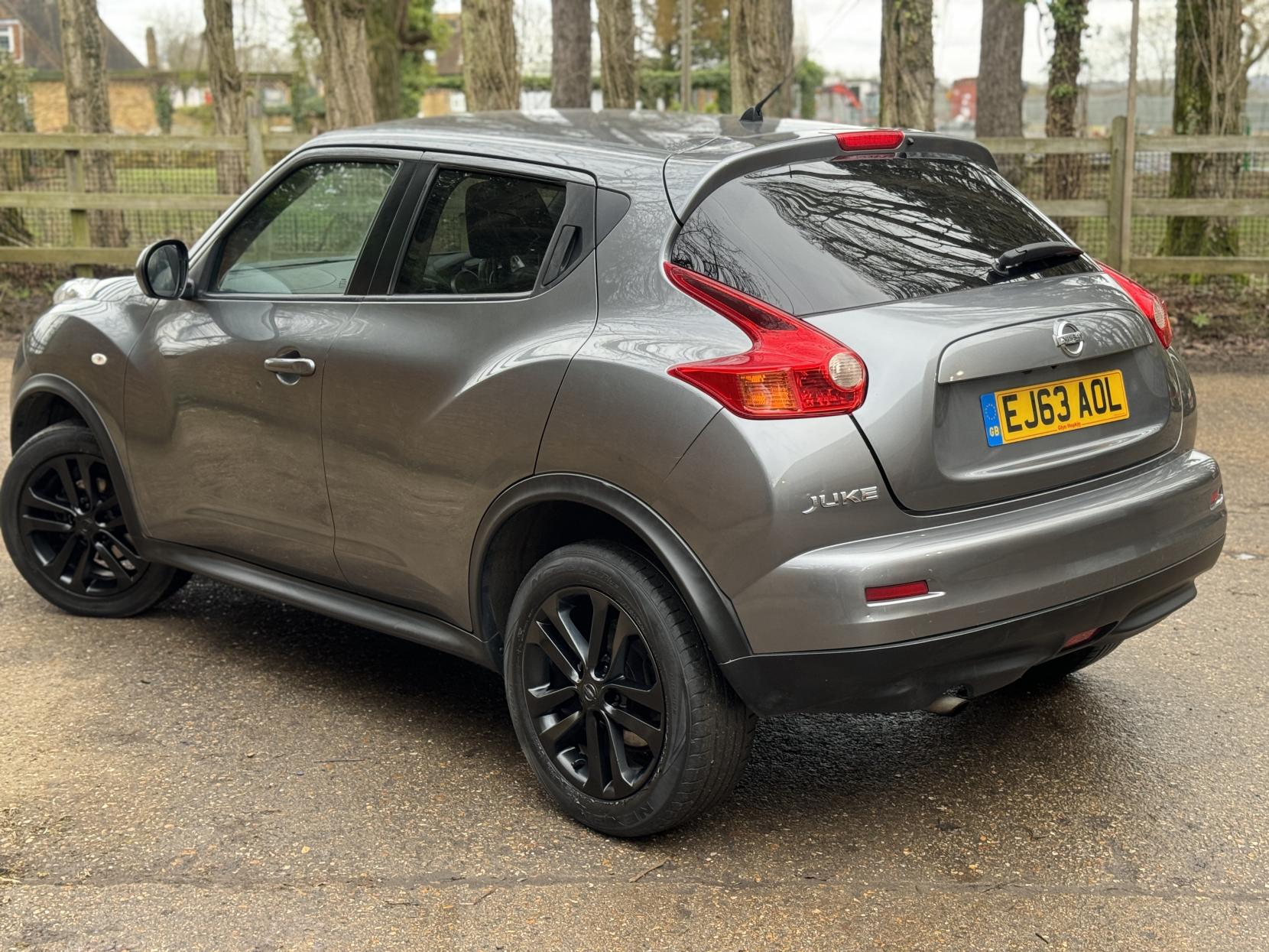 Nissan Juke 1.6 Acenta Premium SUV 5dr Petrol Manual Euro 5 (s/s) (117 ps)