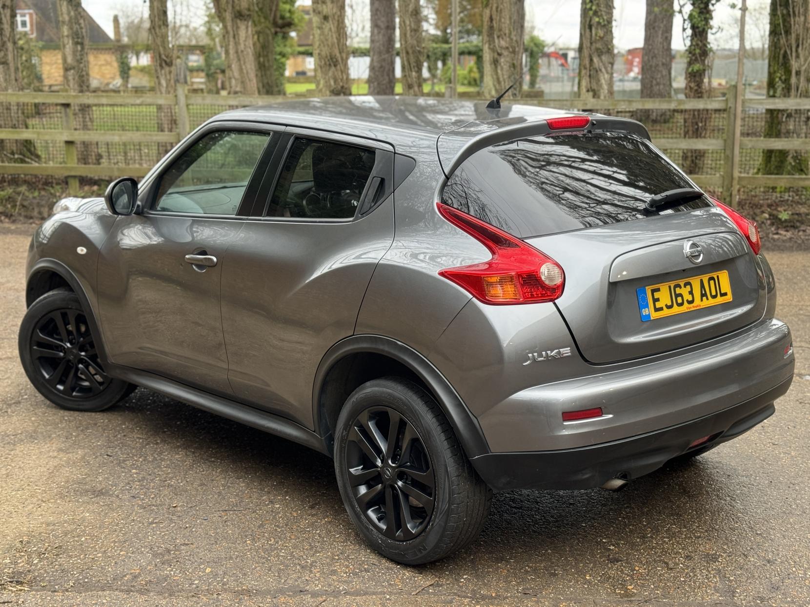 Nissan Juke 1.6 Acenta Premium SUV 5dr Petrol Manual Euro 5 (s/s) (117 ps)