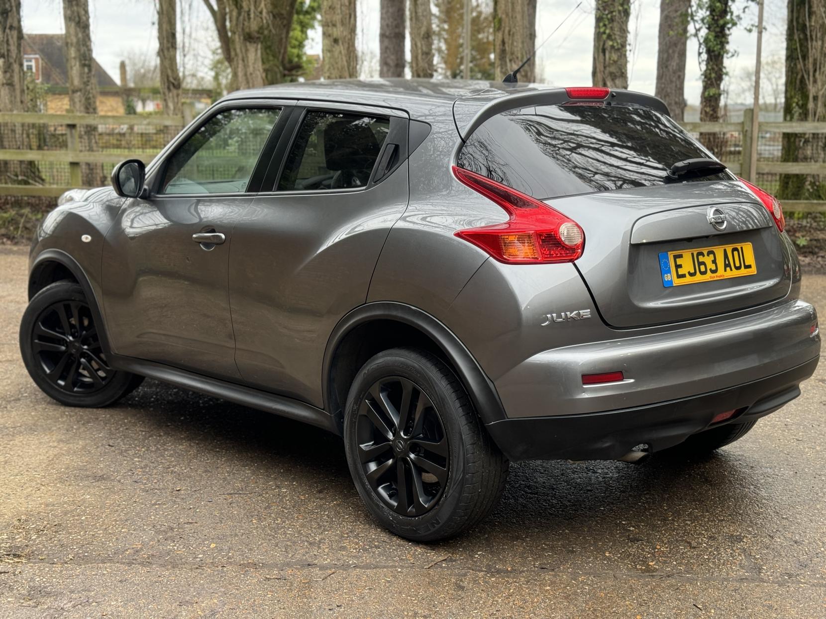 Nissan Juke 1.6 Acenta Premium SUV 5dr Petrol Manual Euro 5 (s/s) (117 ps)