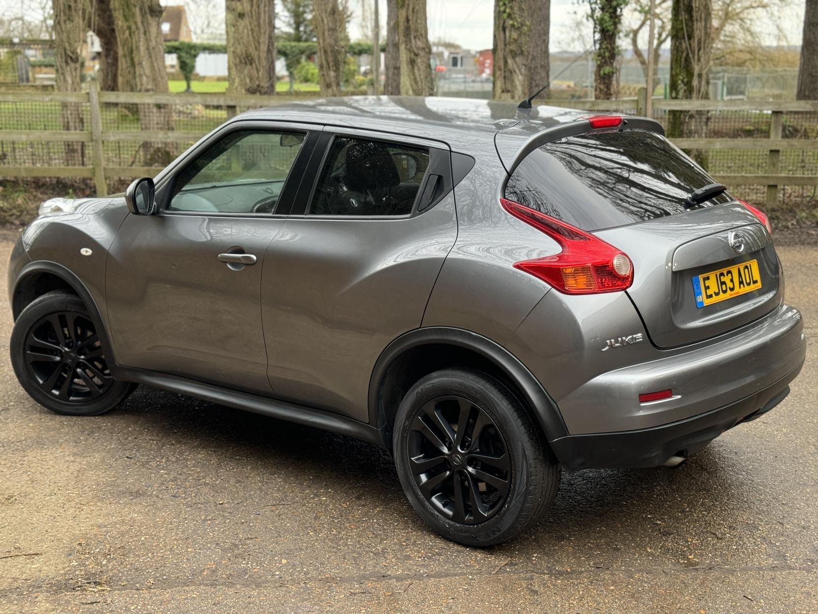 Nissan Juke 1.6 Acenta Premium SUV 5dr Petrol Manual Euro 5 (s/s) (117 ps)