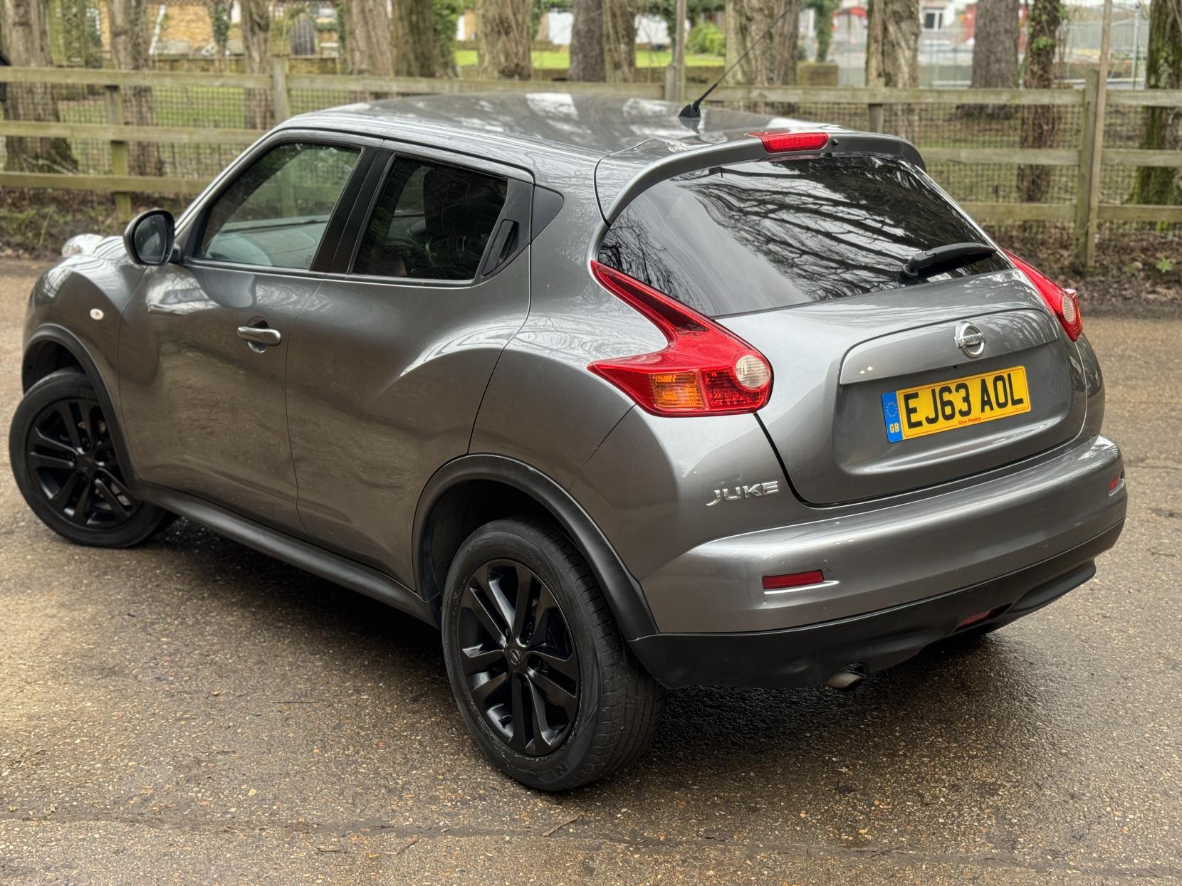 Nissan Juke 1.6 Acenta Premium SUV 5dr Petrol Manual Euro 5 (s/s) (117 ps)