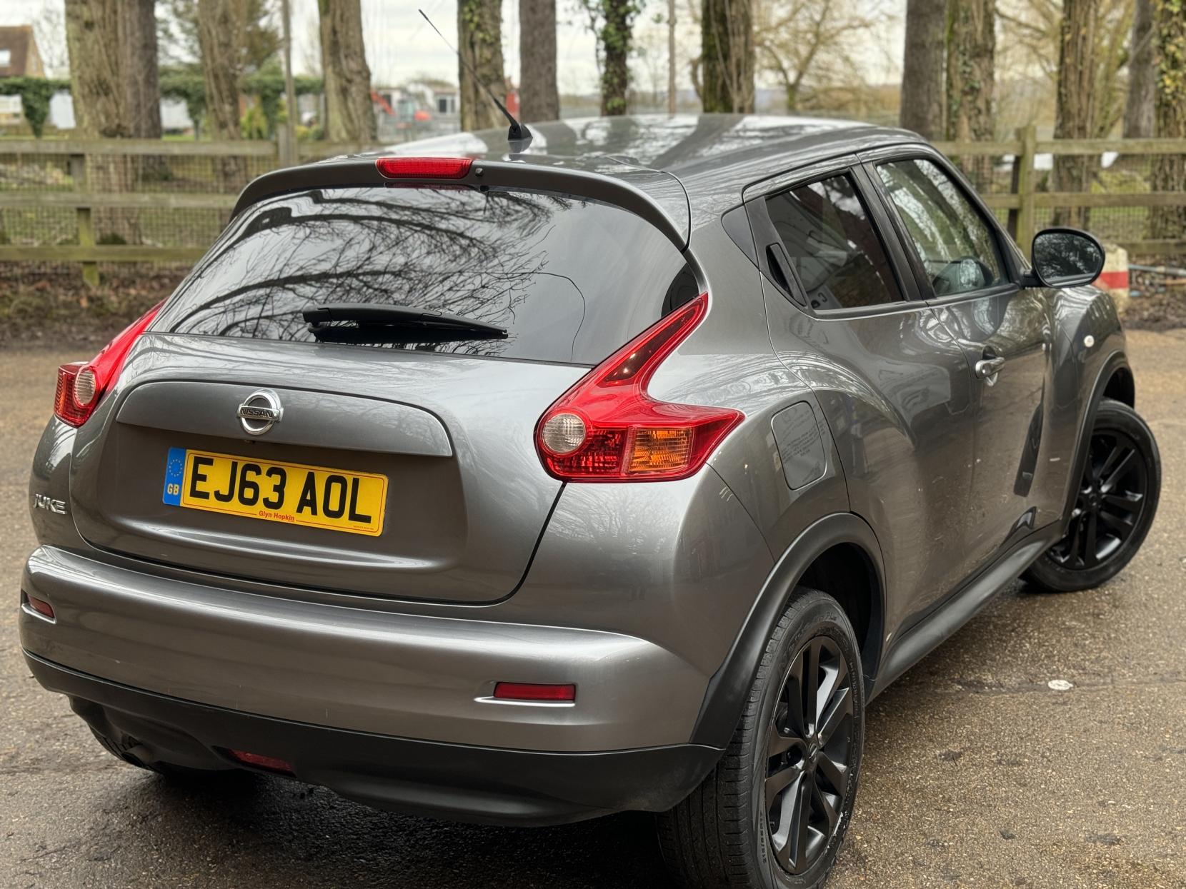 Nissan Juke 1.6 Acenta Premium SUV 5dr Petrol Manual Euro 5 (s/s) (117 ps)