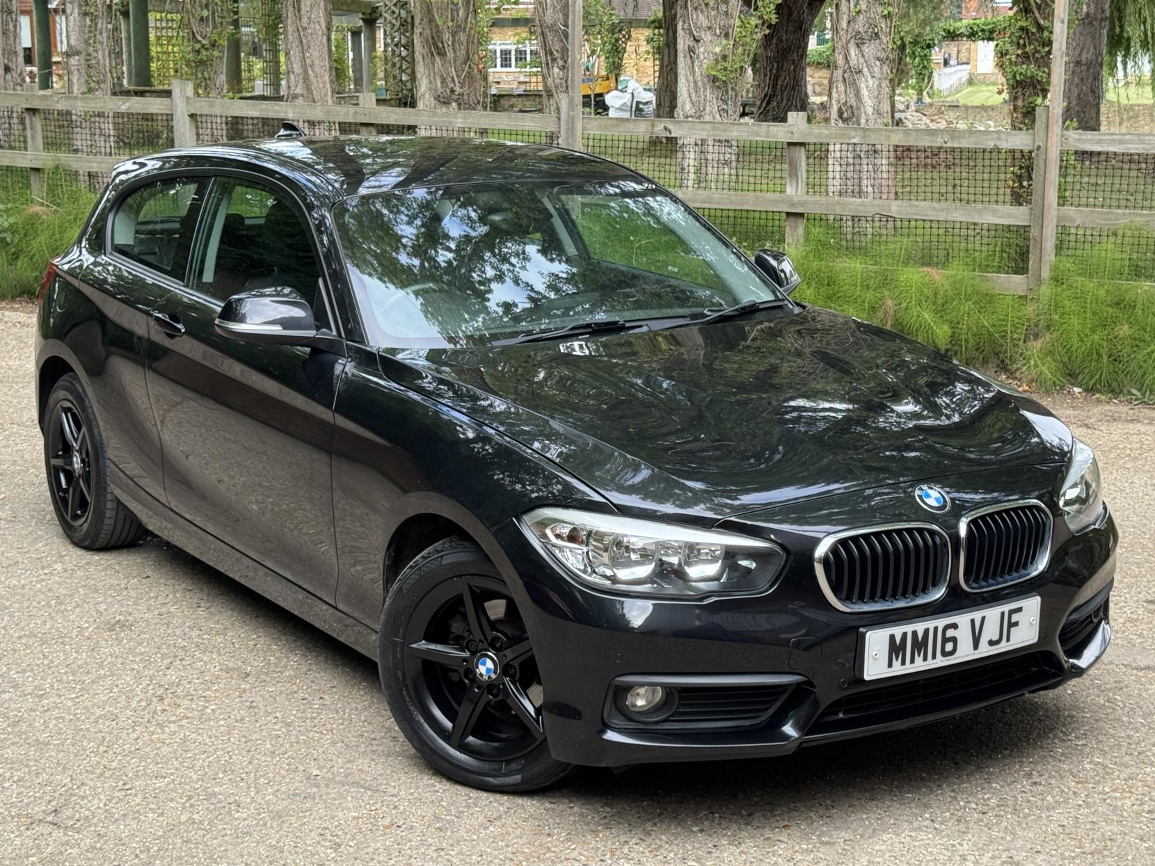 BMW 1 Series 1.5 118i SE Hatchback 3dr Petrol Manual Euro 6 (s/s) (136 ps)