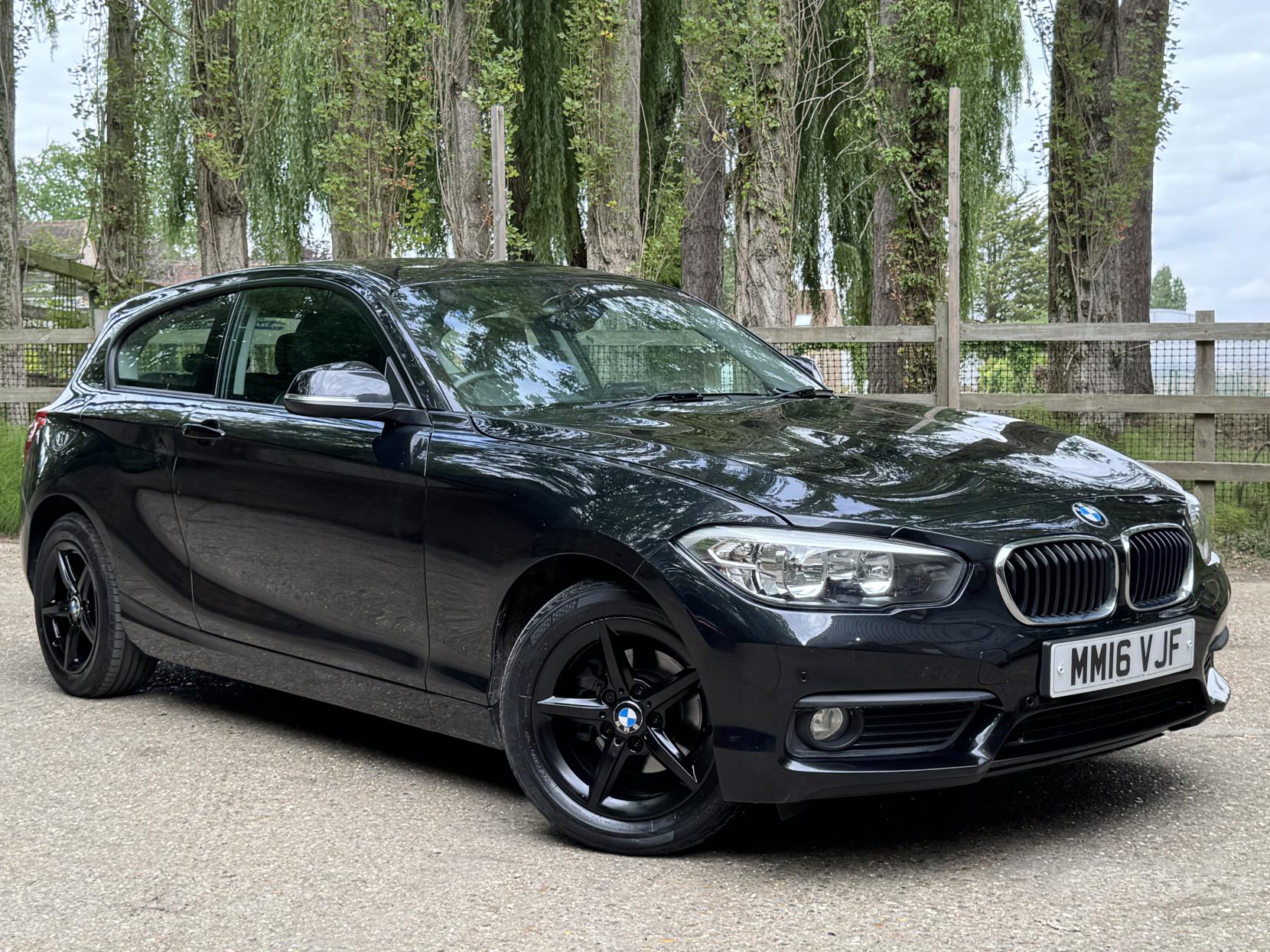 BMW 1 Series 1.5 118i SE Hatchback 3dr Petrol Manual Euro 6 (s/s) (136 ps)
