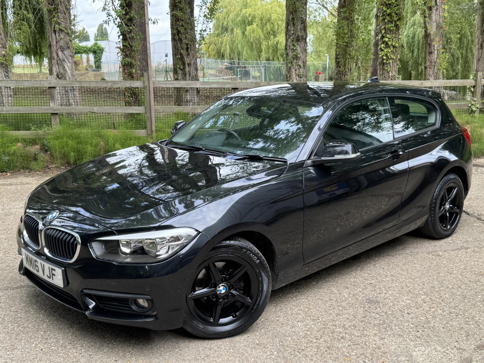 BMW 1 Series 1.5 118i SE Hatchback 3dr Petrol Manual Euro 6 (s/s) (136 ps)