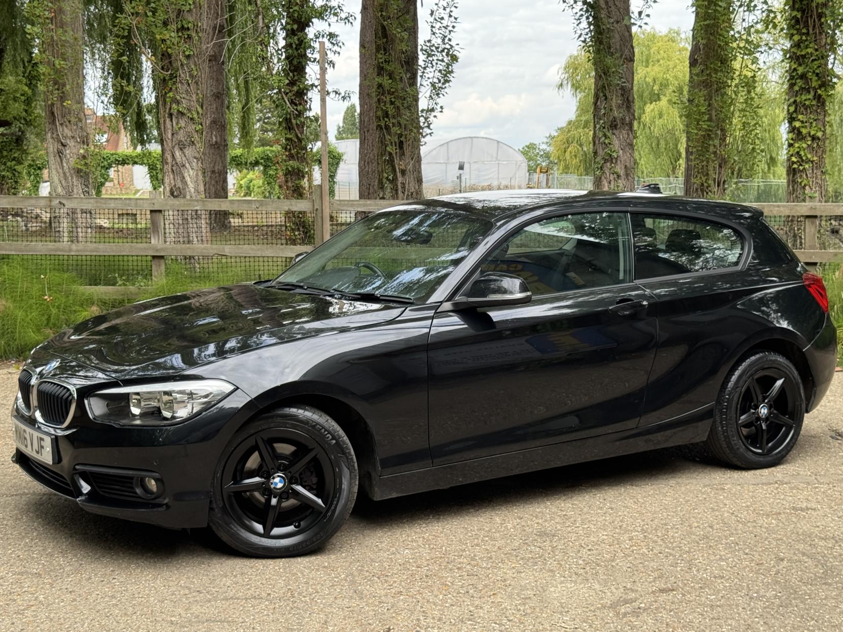 BMW 1 Series 1.5 118i SE Hatchback 3dr Petrol Manual Euro 6 (s/s) (136 ps)