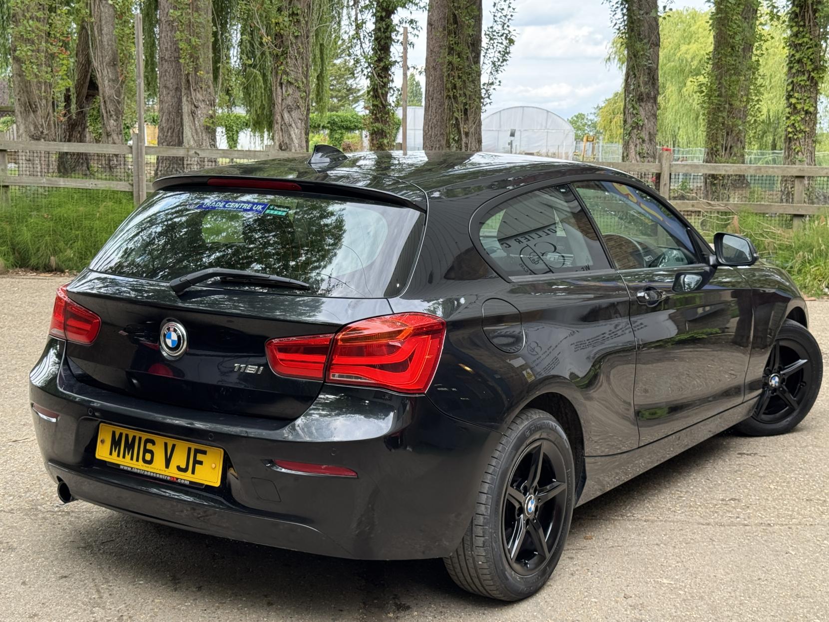 BMW 1 Series 1.5 118i SE Hatchback 3dr Petrol Manual Euro 6 (s/s) (136 ps)
