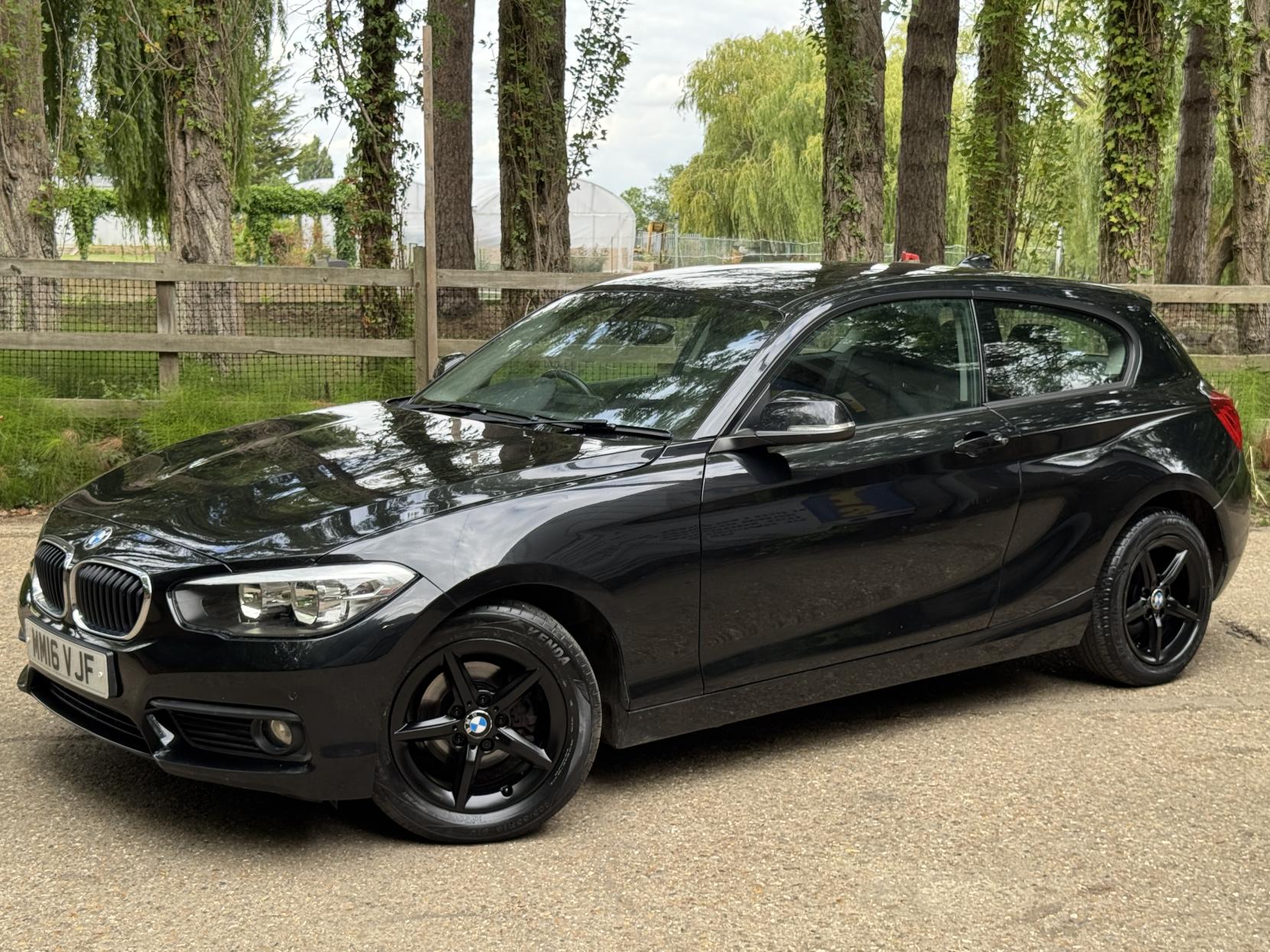 BMW 1 Series 1.5 118i SE Hatchback 3dr Petrol Manual Euro 6 (s/s) (136 ps)