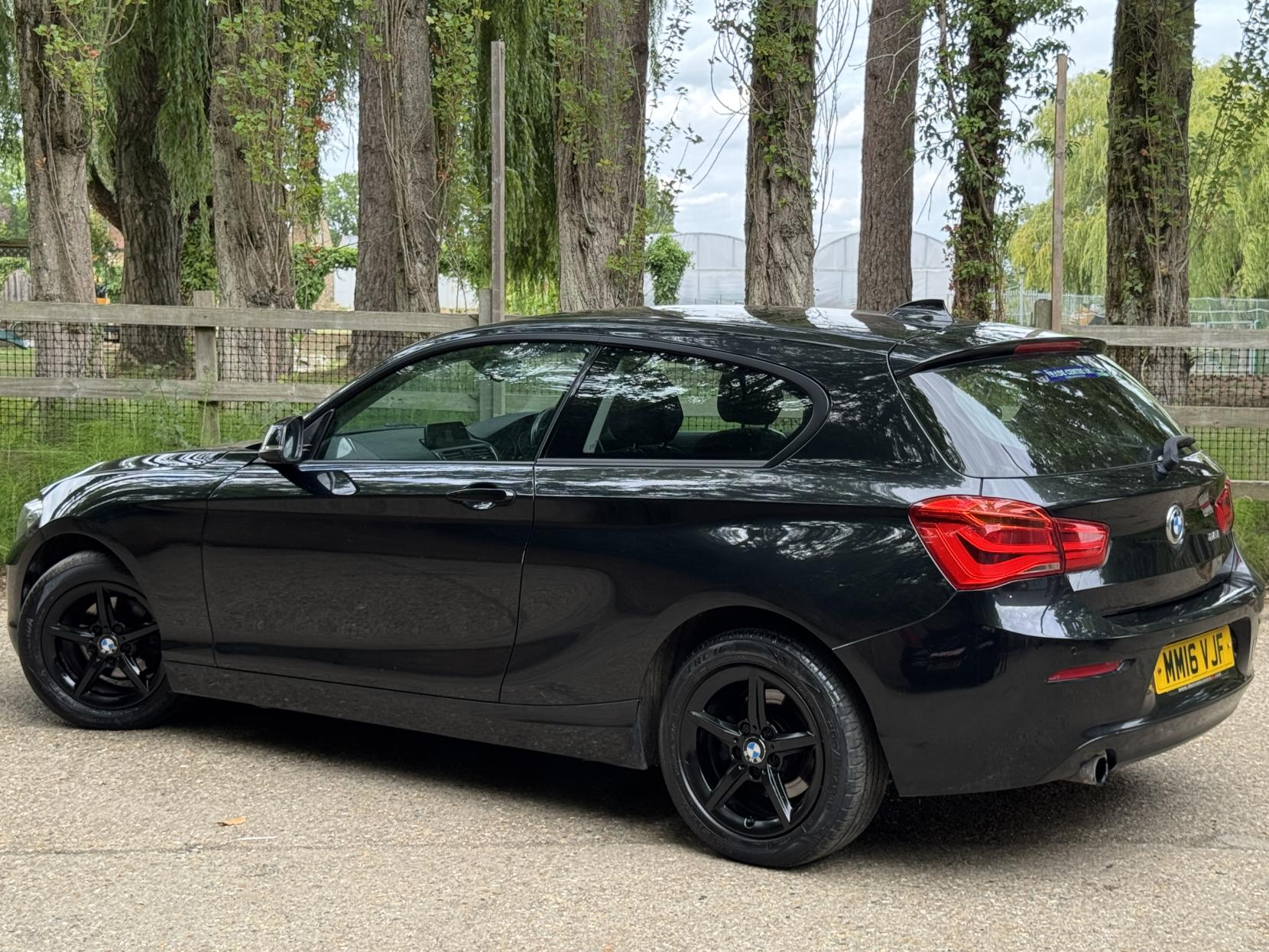 BMW 1 Series 1.5 118i SE Hatchback 3dr Petrol Manual Euro 6 (s/s) (136 ps)