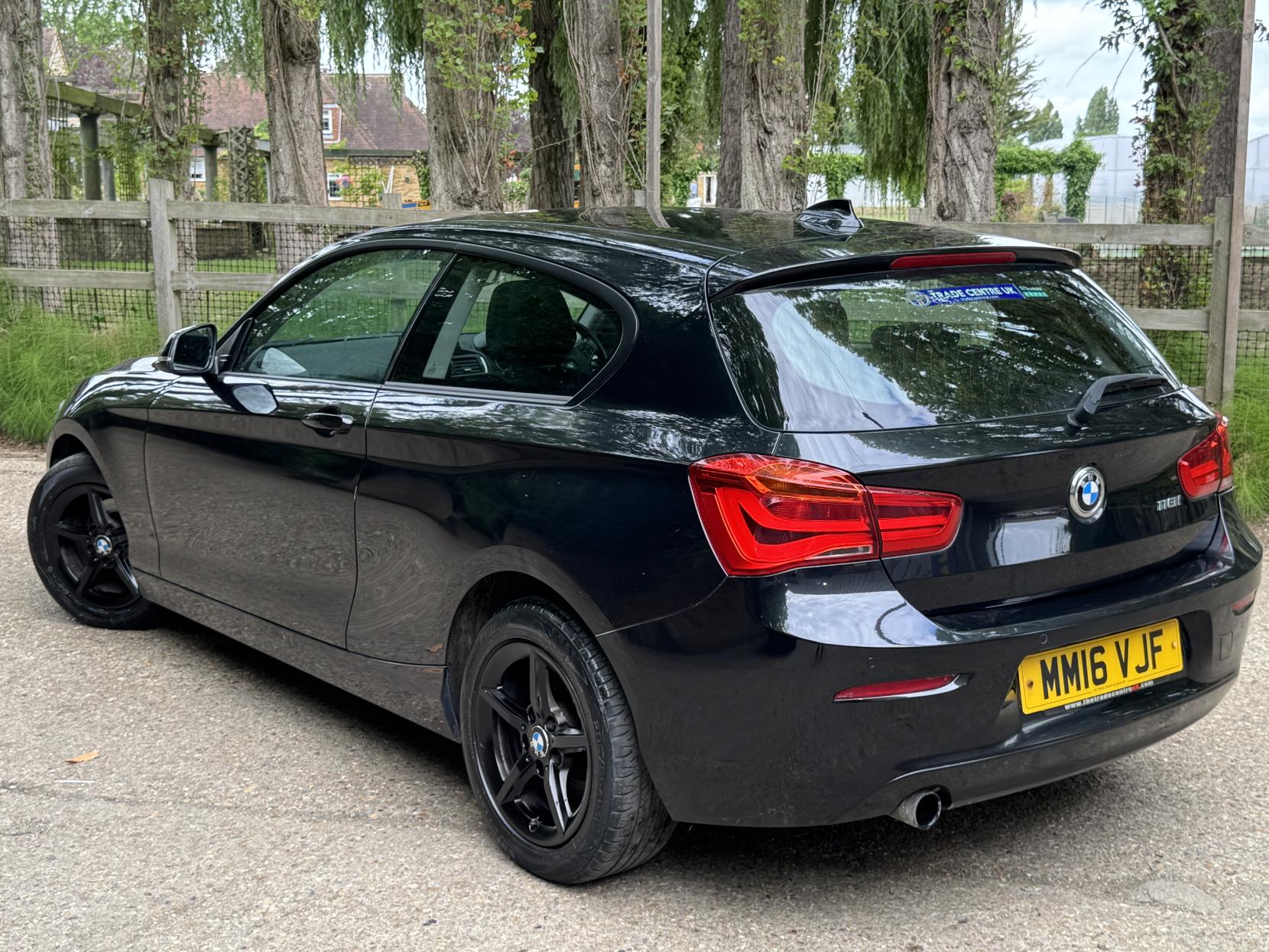 BMW 1 Series 1.5 118i SE Hatchback 3dr Petrol Manual Euro 6 (s/s) (136 ps)