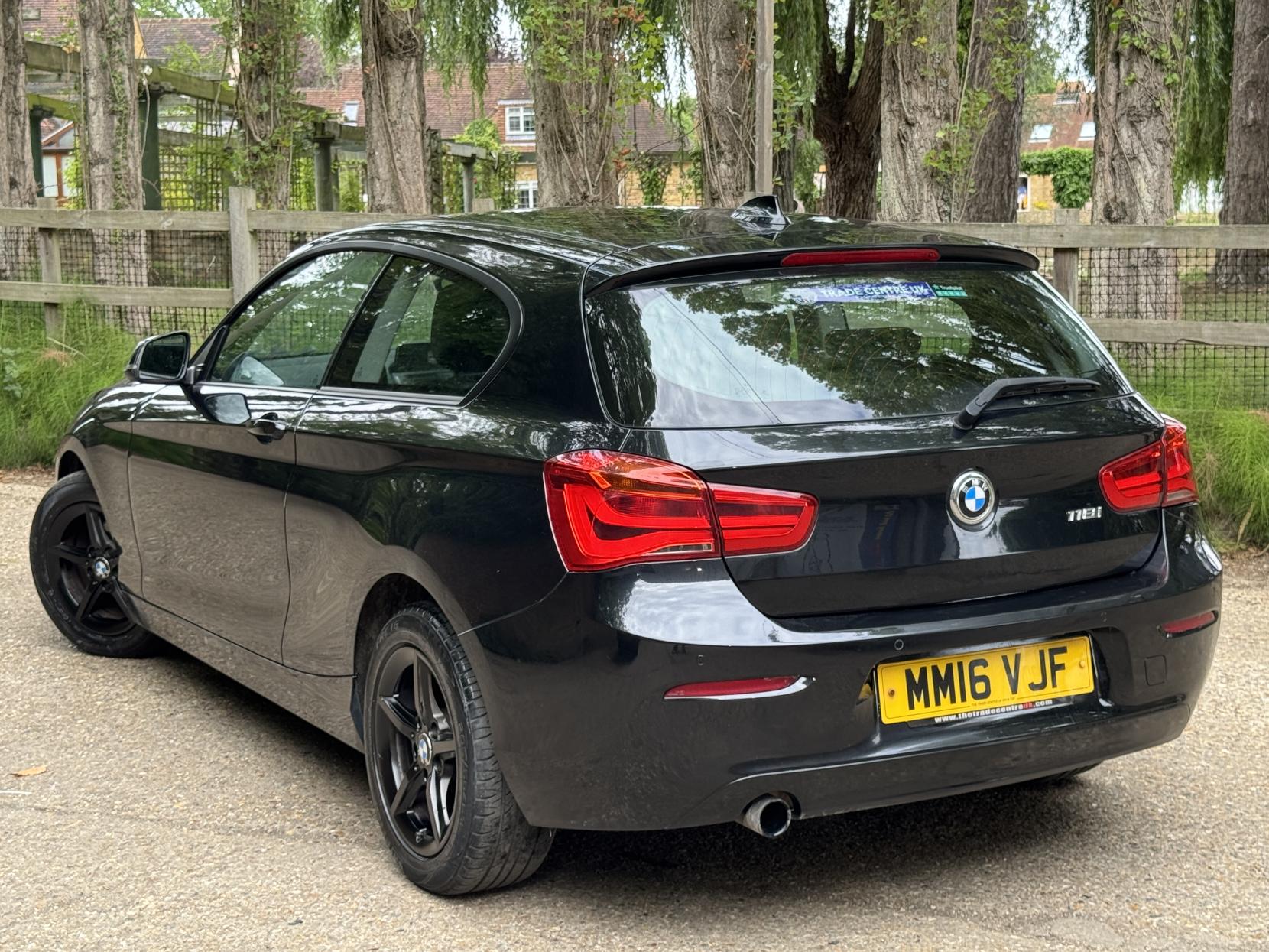 BMW 1 Series 1.5 118i SE Hatchback 3dr Petrol Manual Euro 6 (s/s) (136 ps)